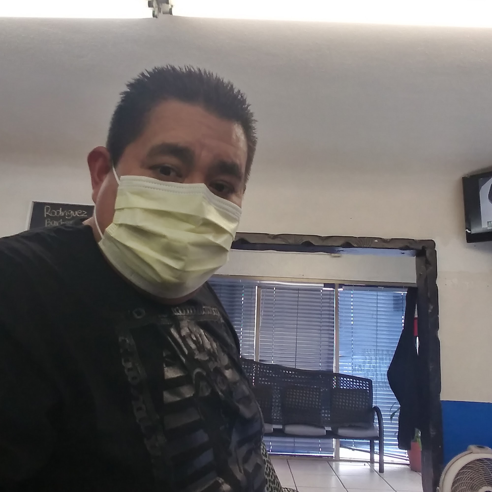 Rodriguez Barber Beauty Salon 10420 S Inglewood Ave, Lennox California 90304