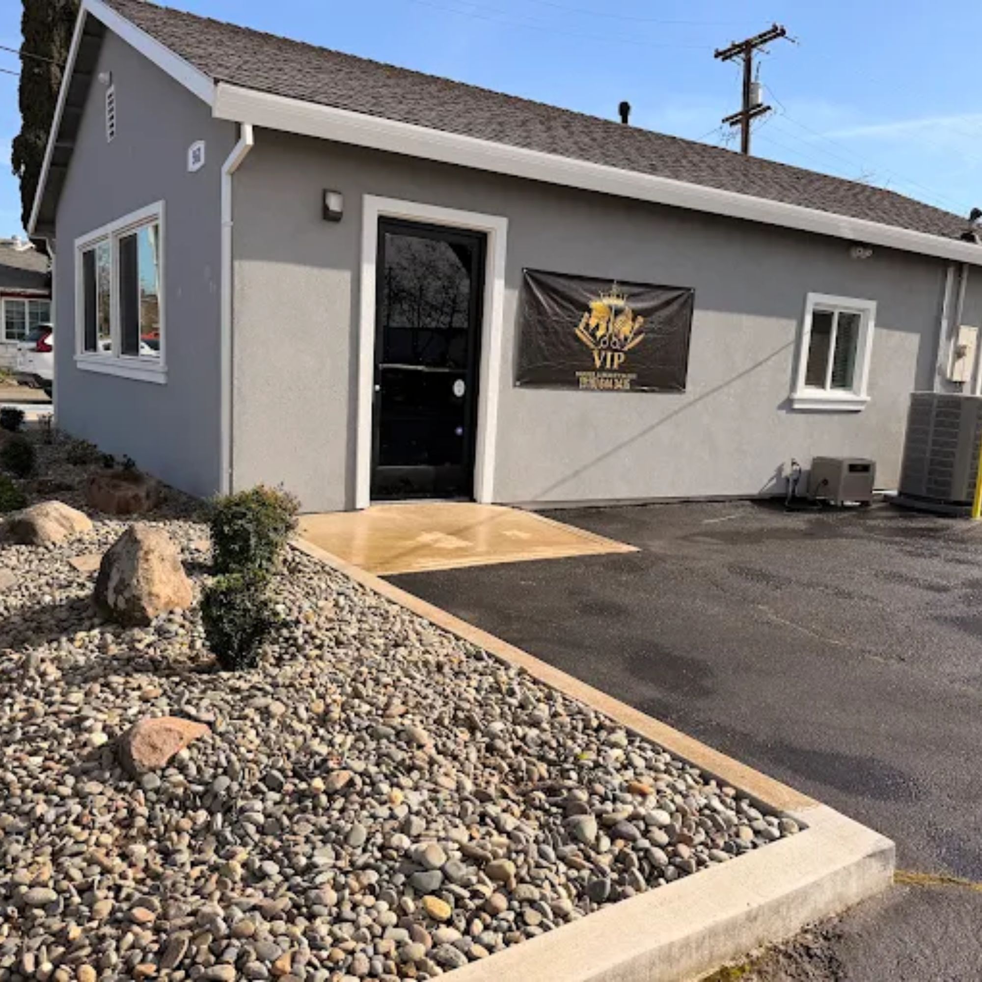 VIP Barber & Beauty Salon 561 7th St, Lincoln California 95648