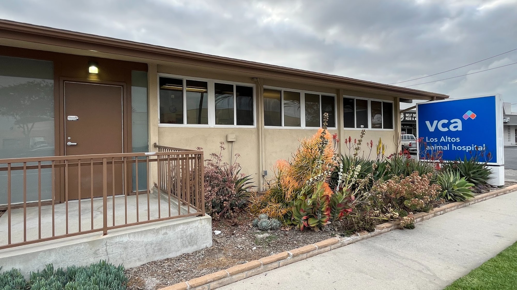 VCA Los Altos Animal Hospital Long Beach