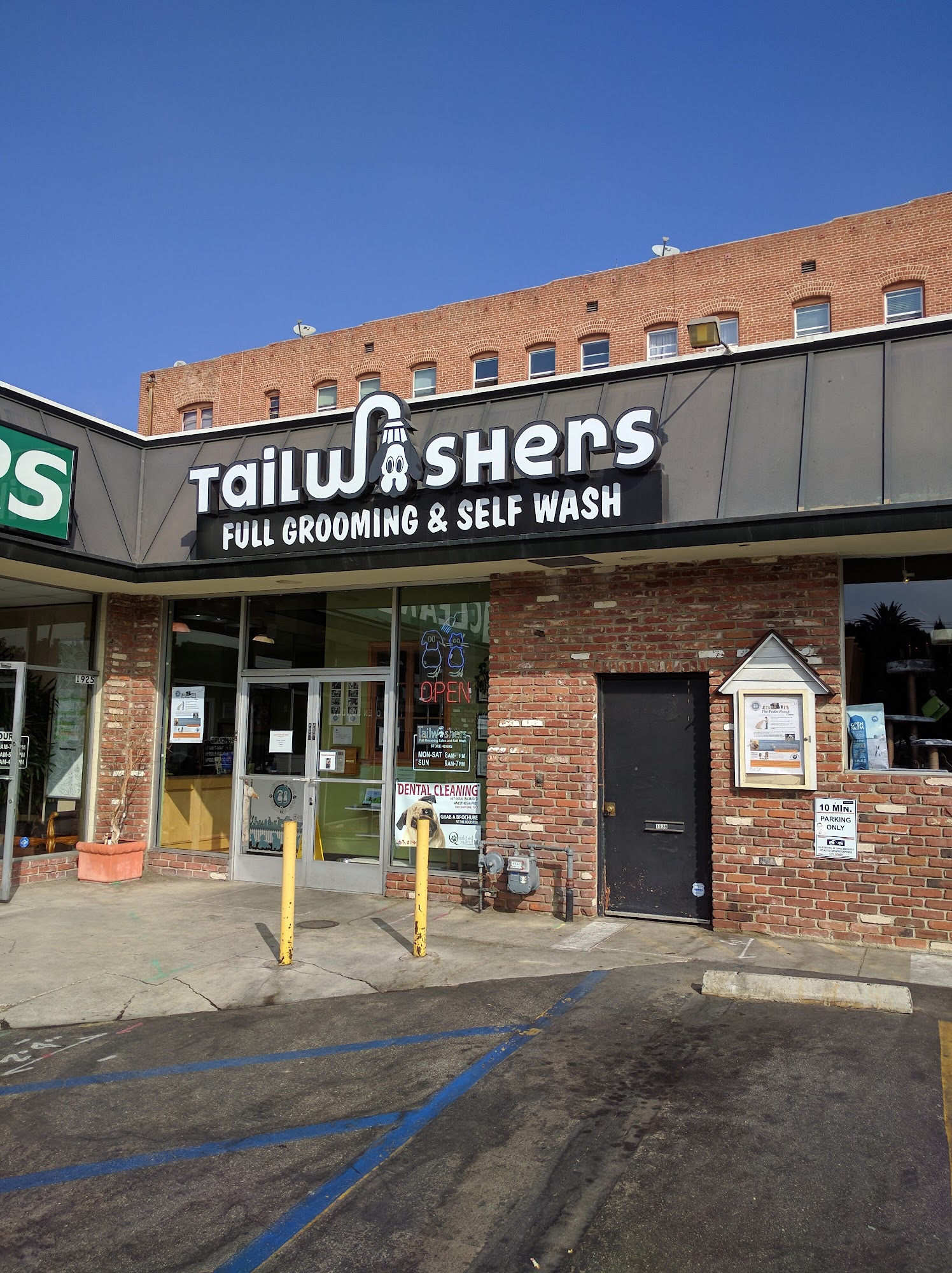 Tailwaggers & Tailwashers Hollywood Los Angeles