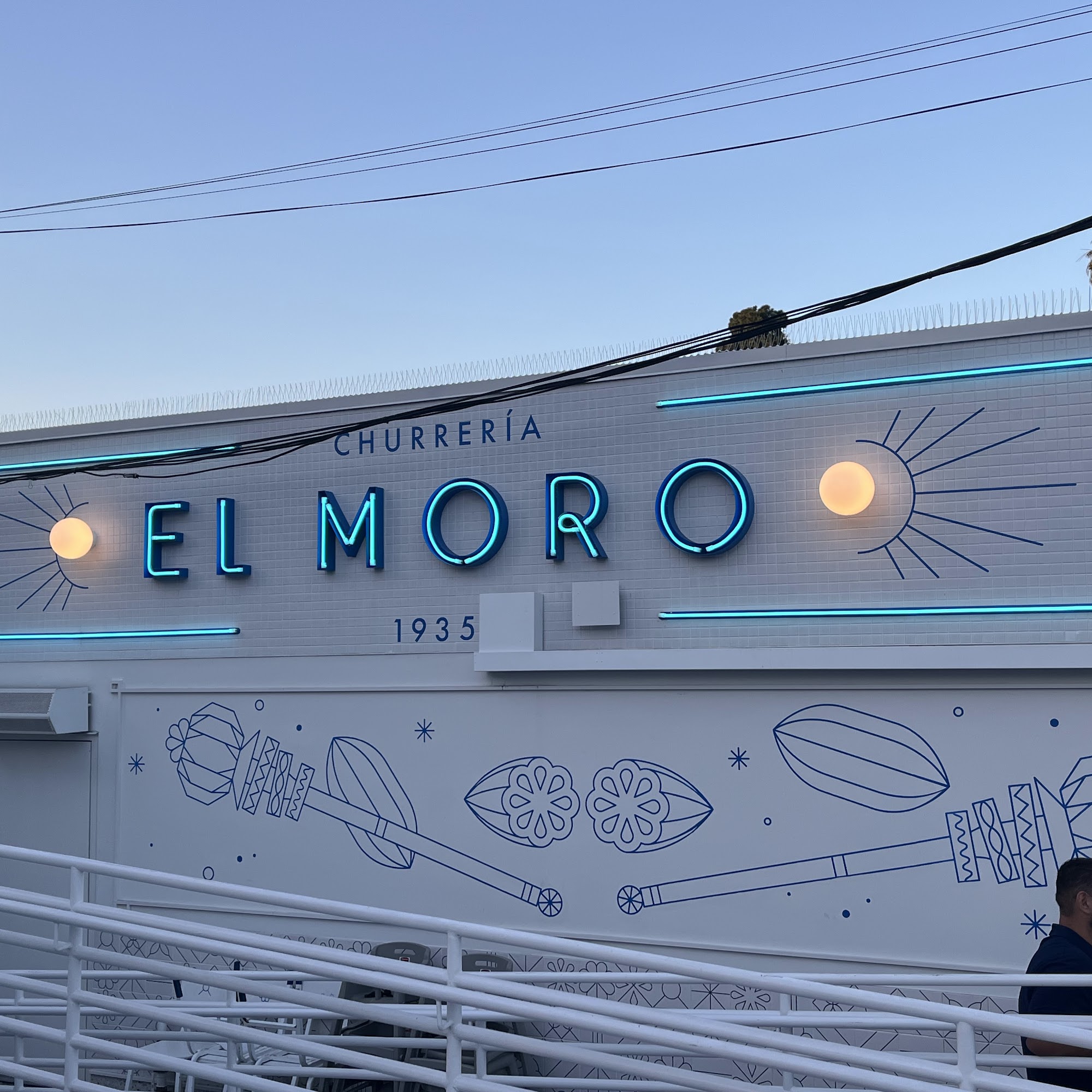 El Moro 1524 Sunset Blvd, Los Angeles, CA 90026