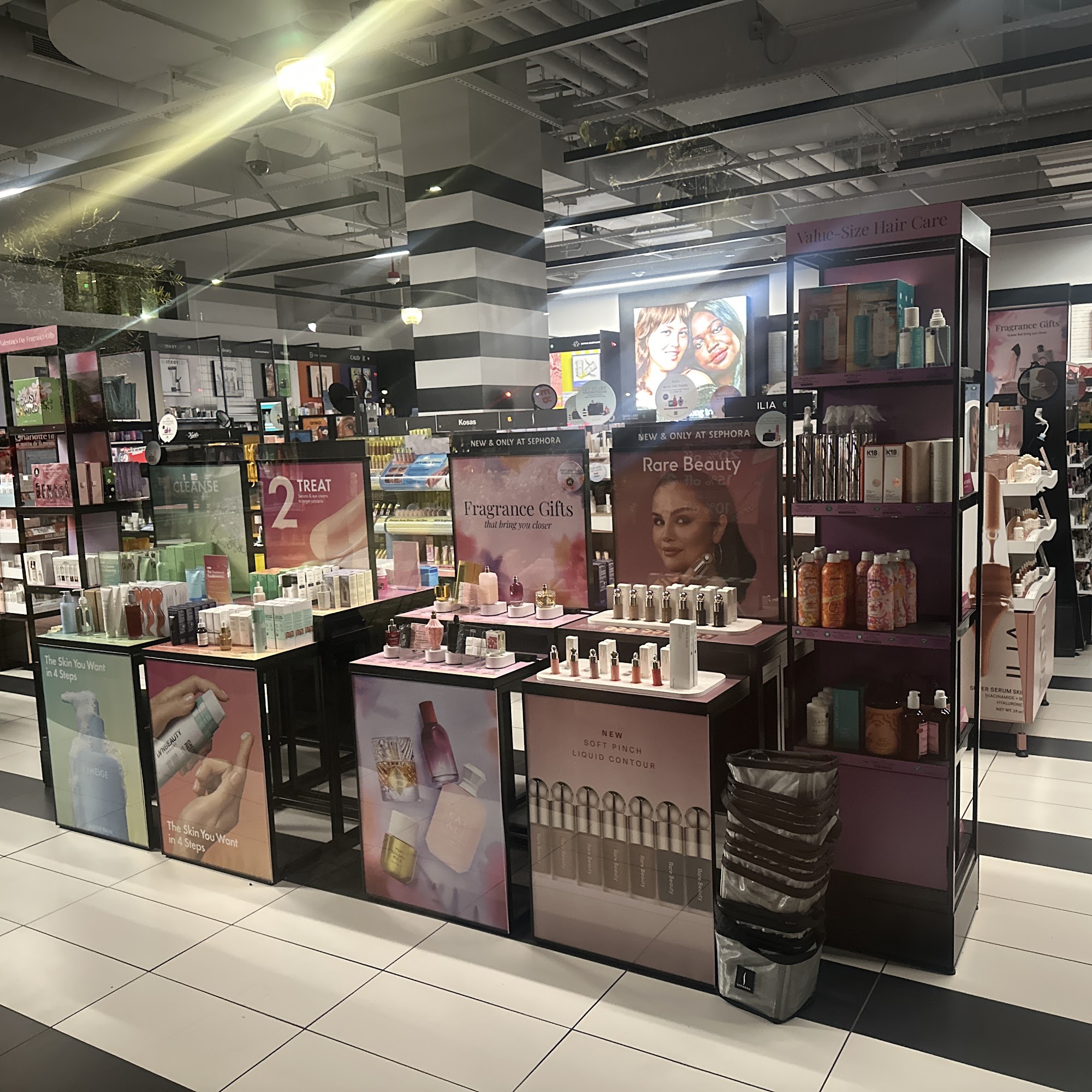 SEPHORA 835 W Jefferson Blvd #1730, Los Angeles California 90089