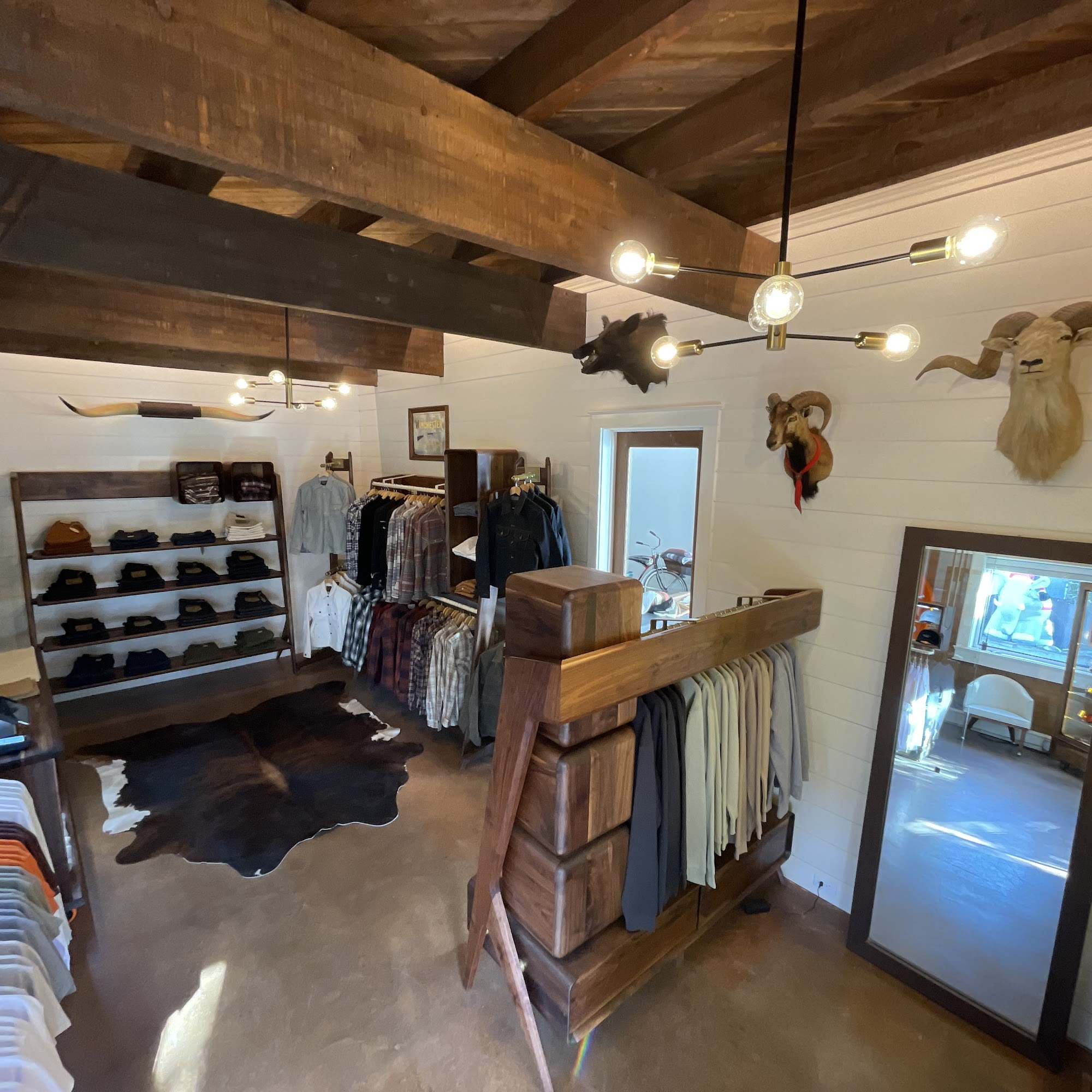 Los Olivos Outfitters