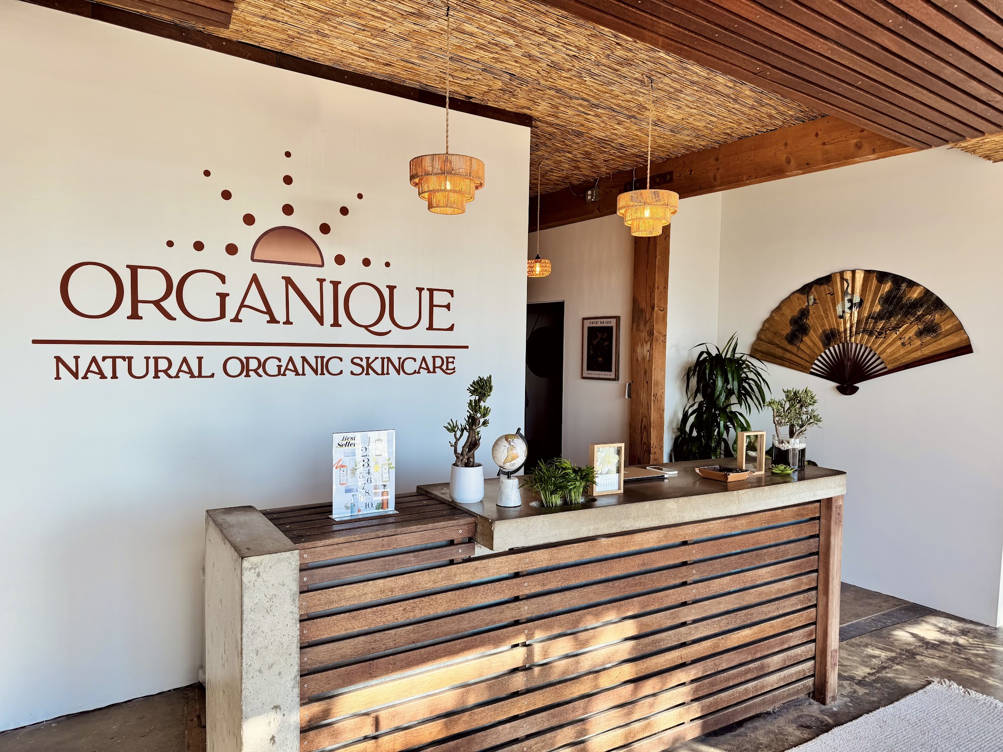 Organique Natural Organic Skincare 2110 Highland Ave, Manhattan Beach California 90266