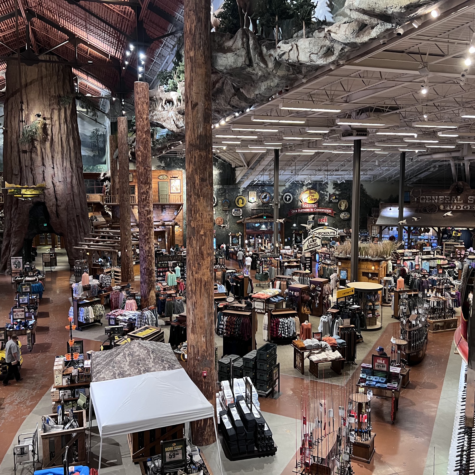 Bass Pro Shops/Cabela’s Boating Center Manteca