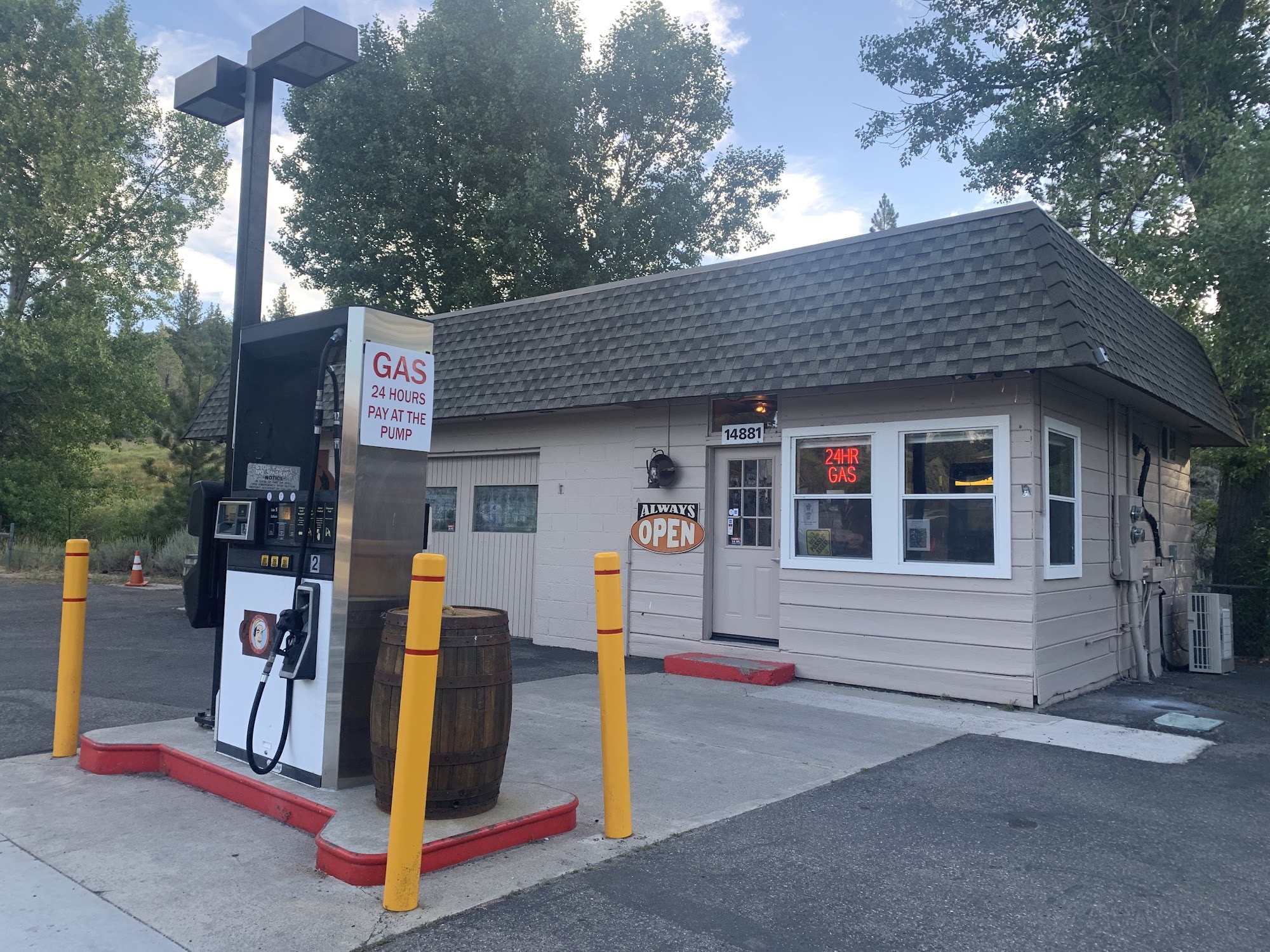 Markleeville Gas Station