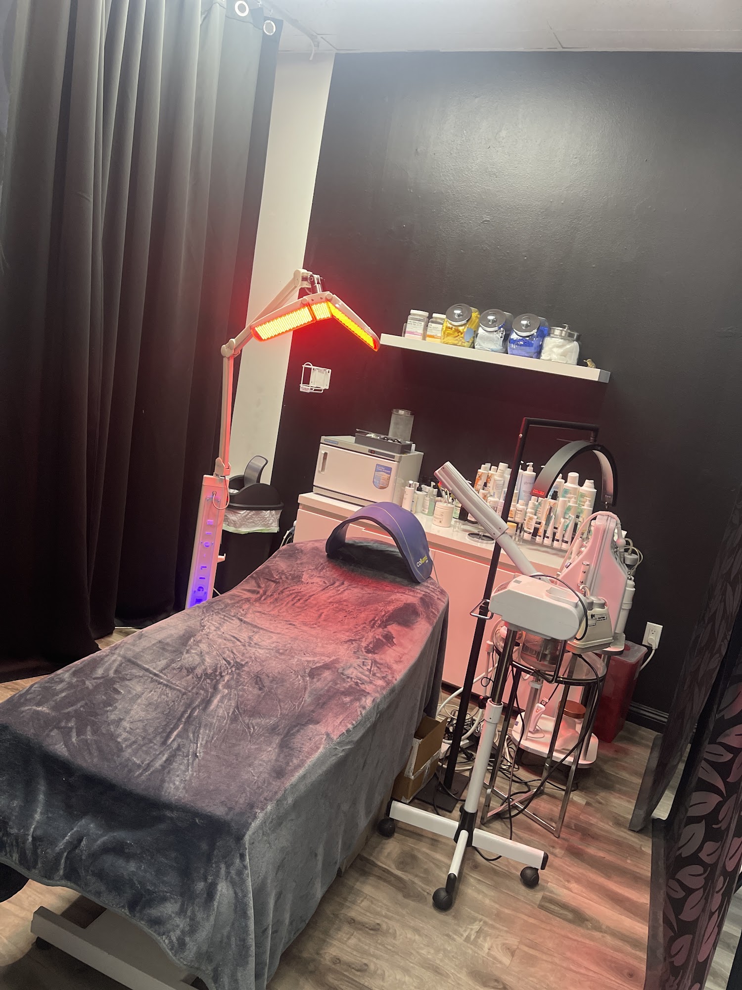 Royal Beauty Day Spa 6100 Atlantic Blvd ste f, Maywood California 90270