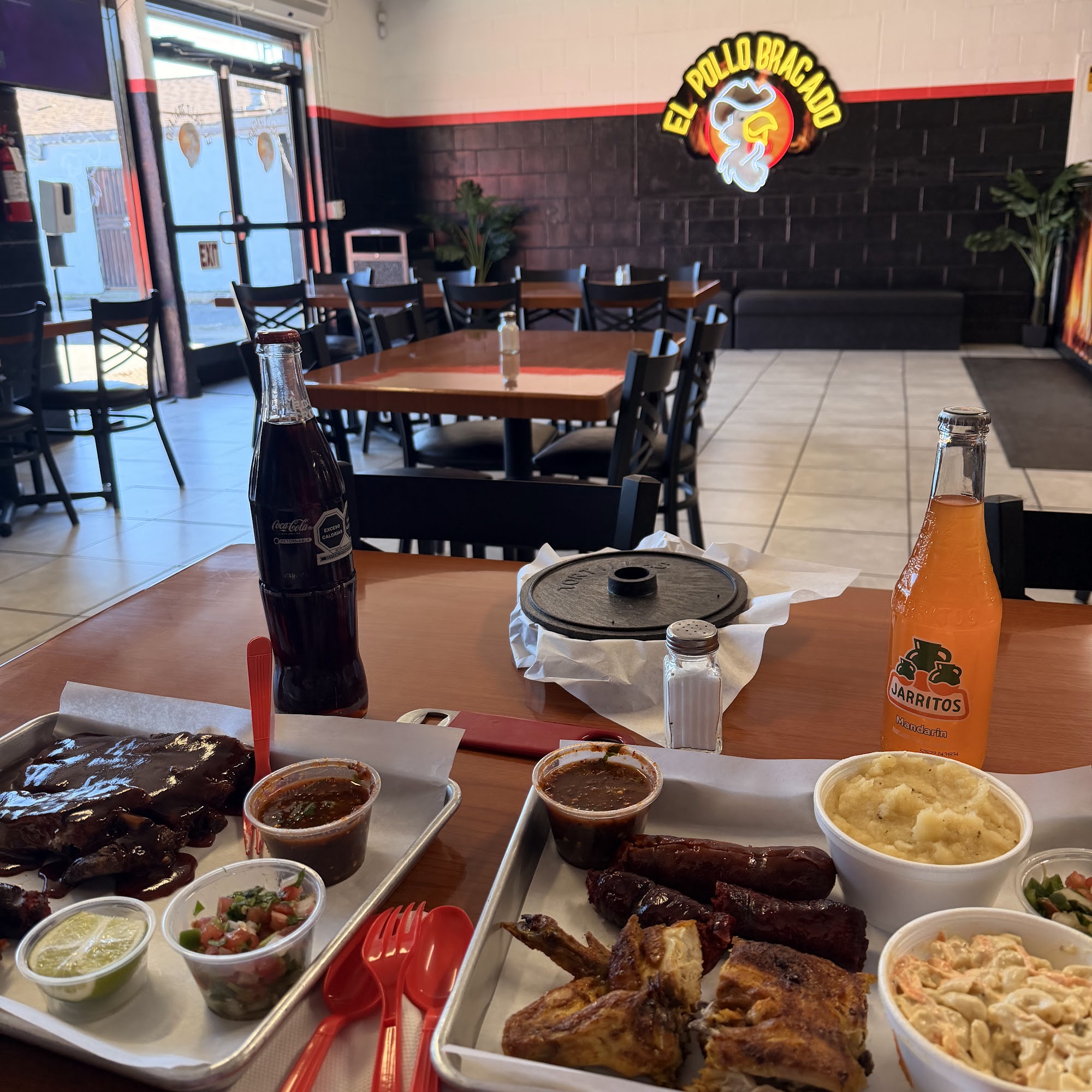 El Pollo Bragado Restaurant