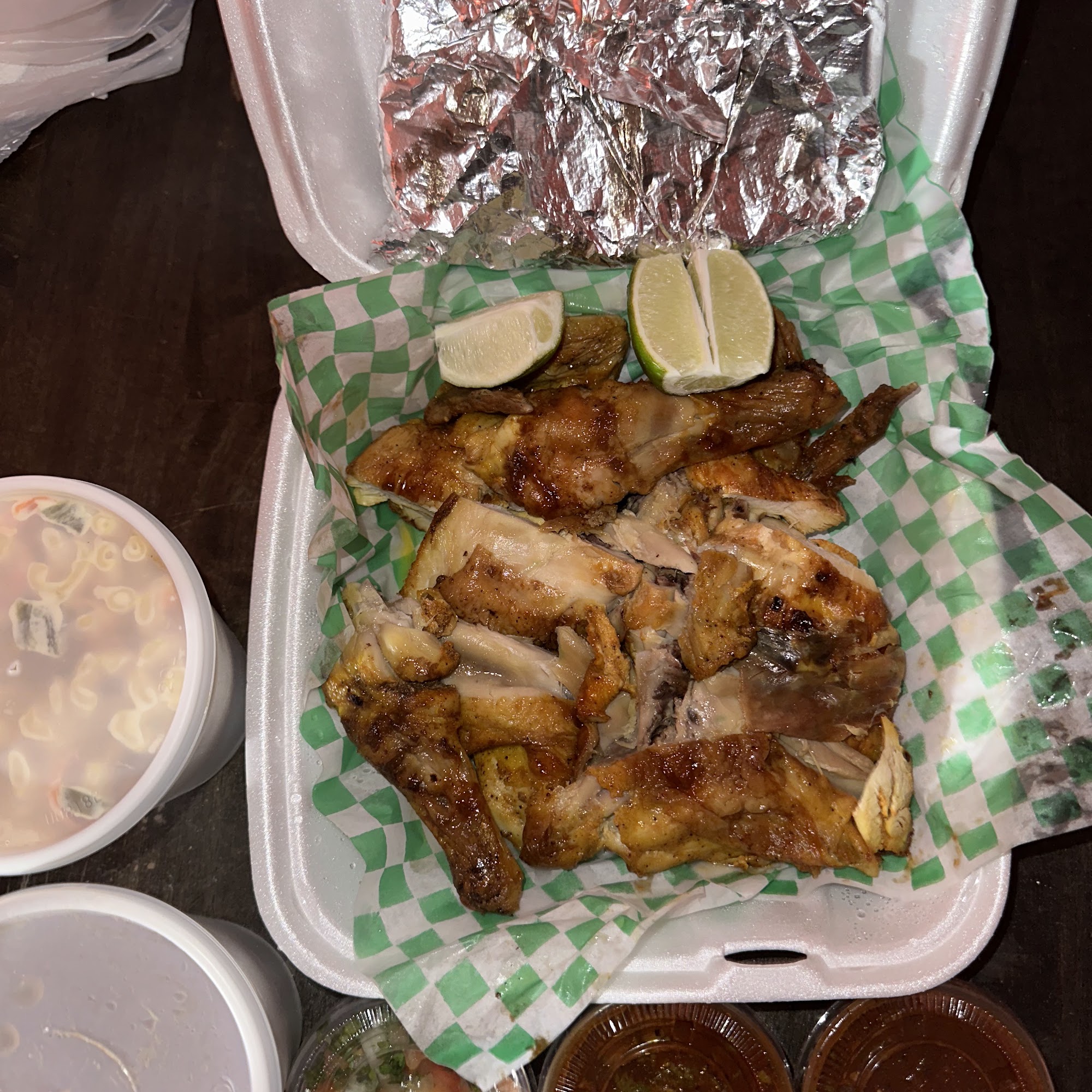 El Pollo Bragado Restaurant