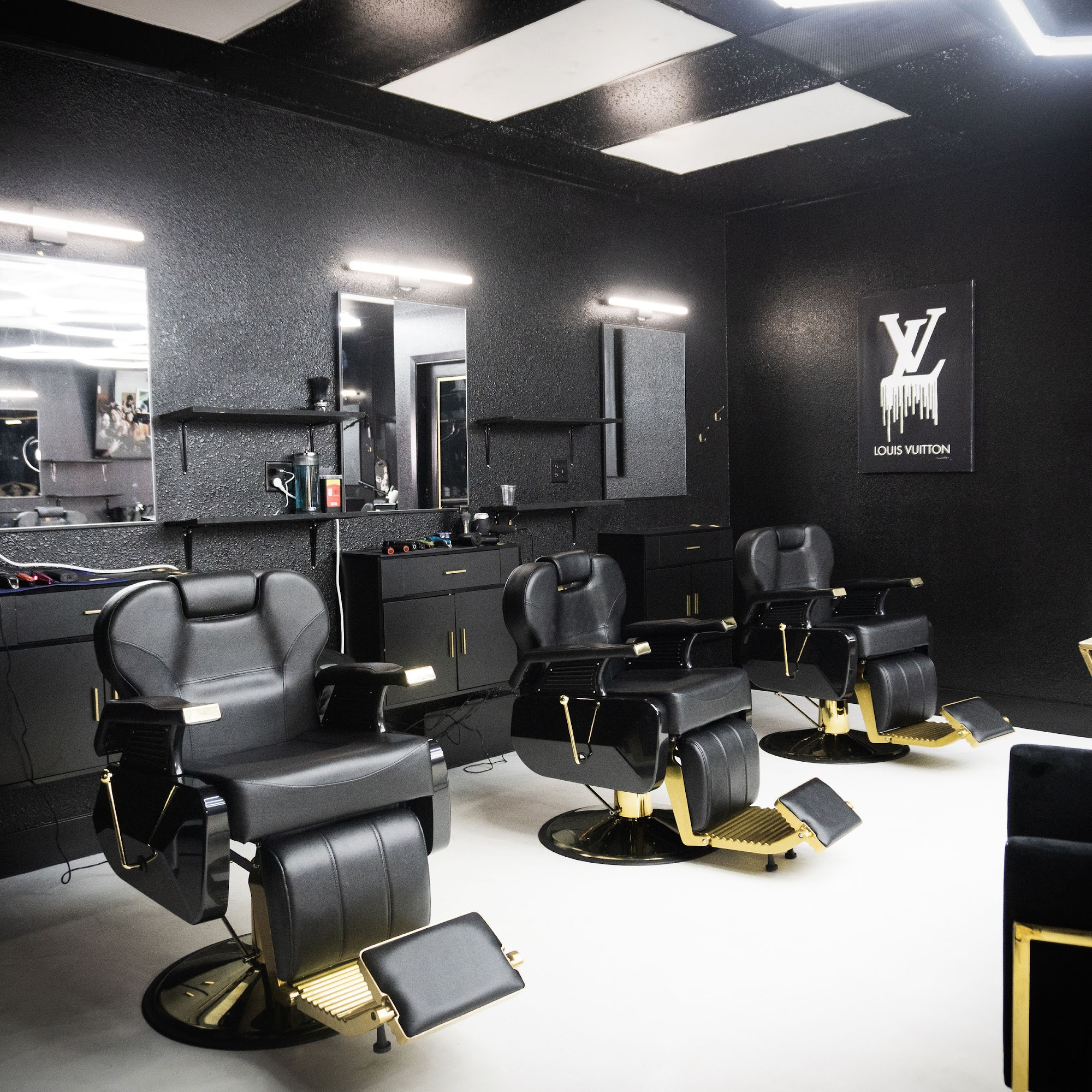 ROYALTY LUX BARBERSHOP 3600 Sisk Rd Suite 2E, Modesto California 95356