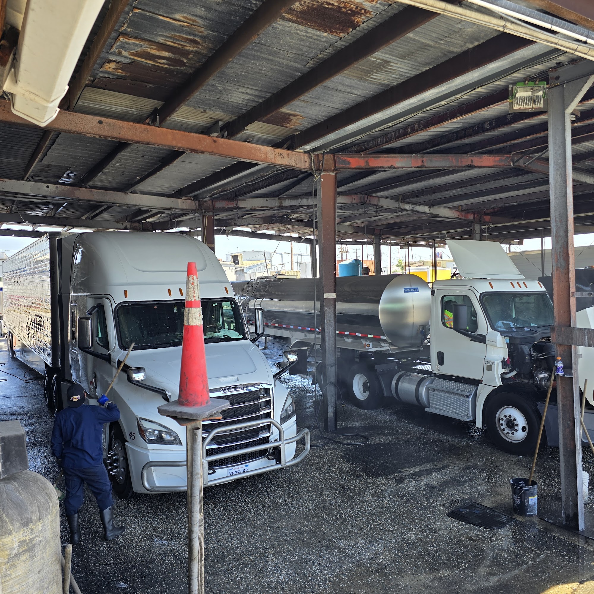 Adc Truck Wash Montebello