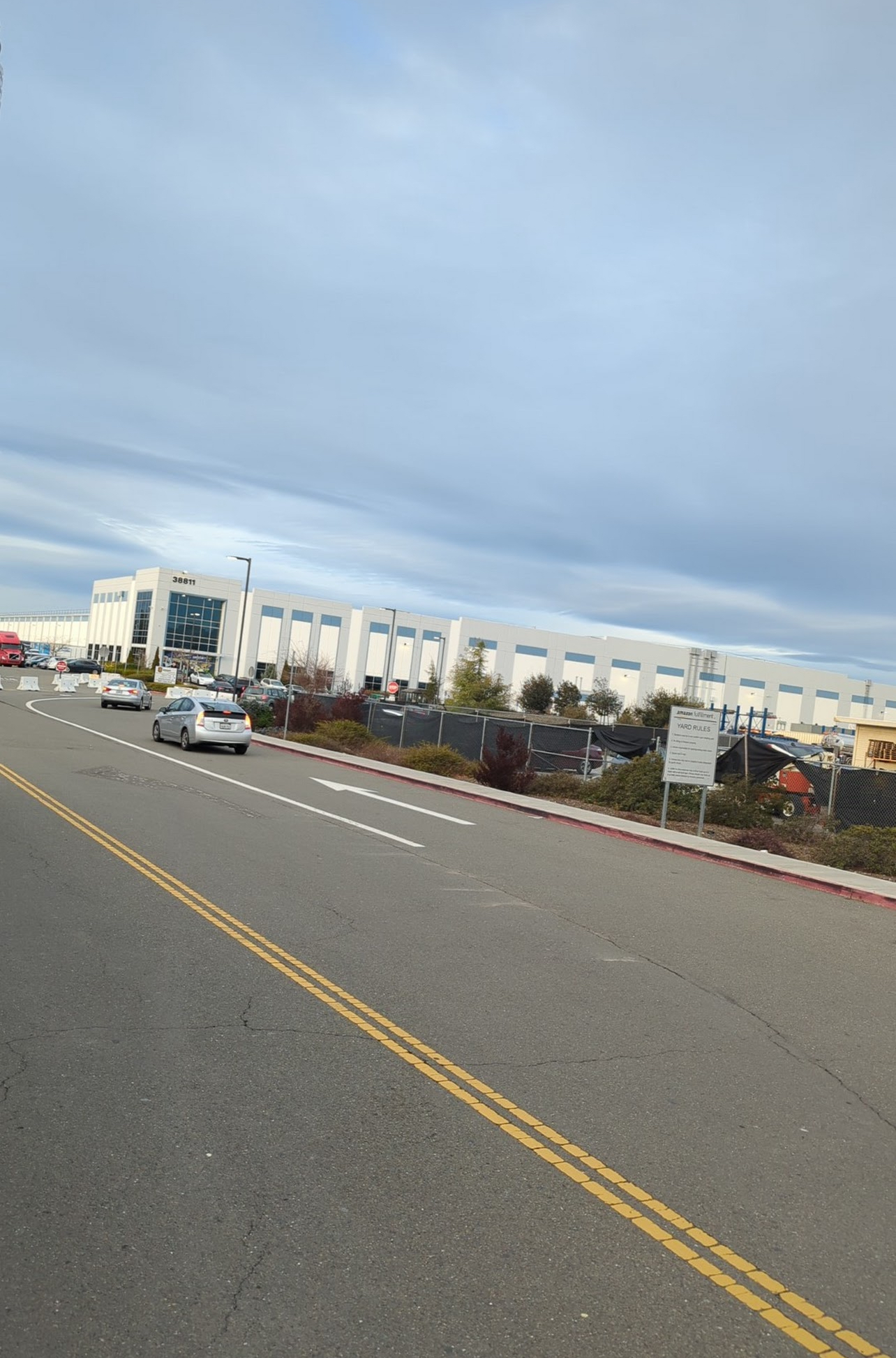 OAK5 Amazon Sort Center Newark