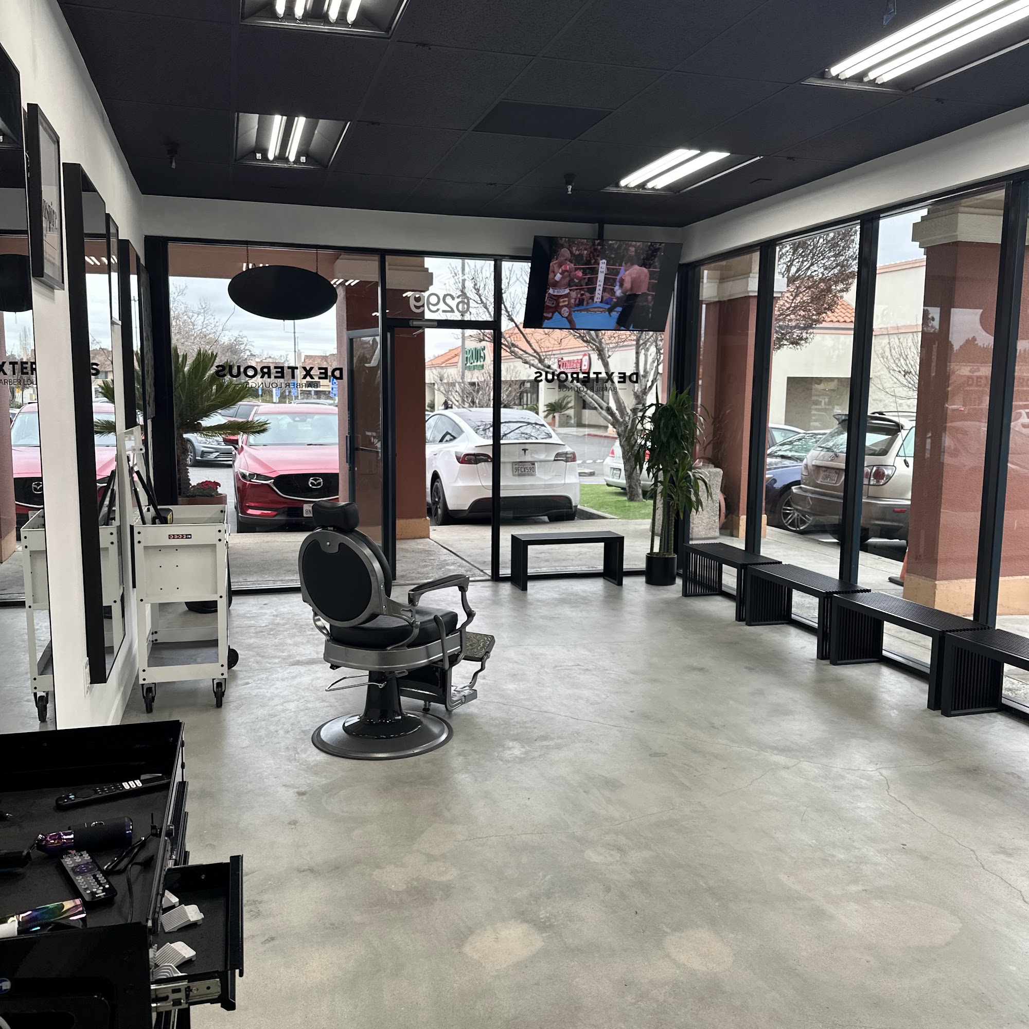 Dexterous Barber Lounge