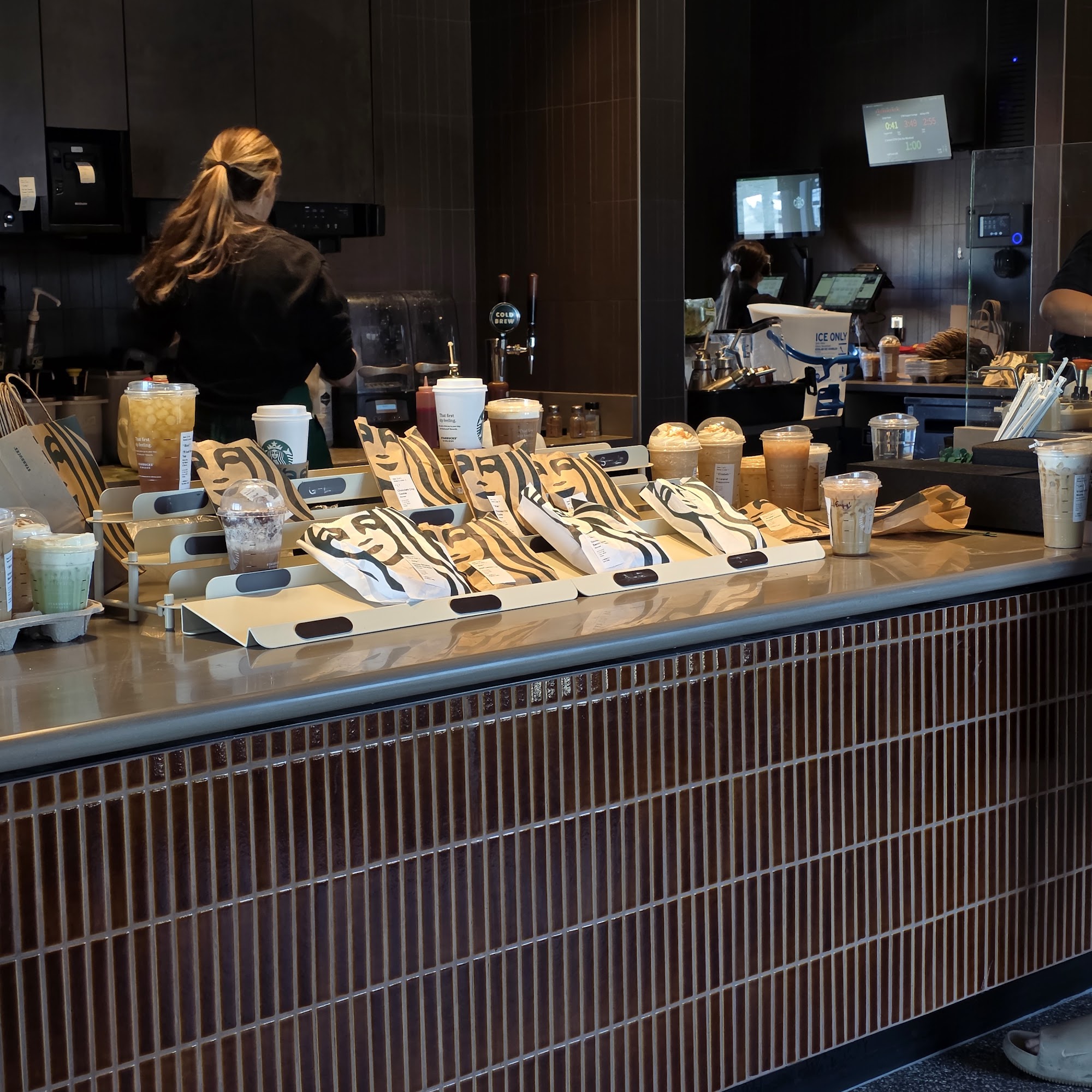 Starbucks Coffee Company 2005 N St, Newman