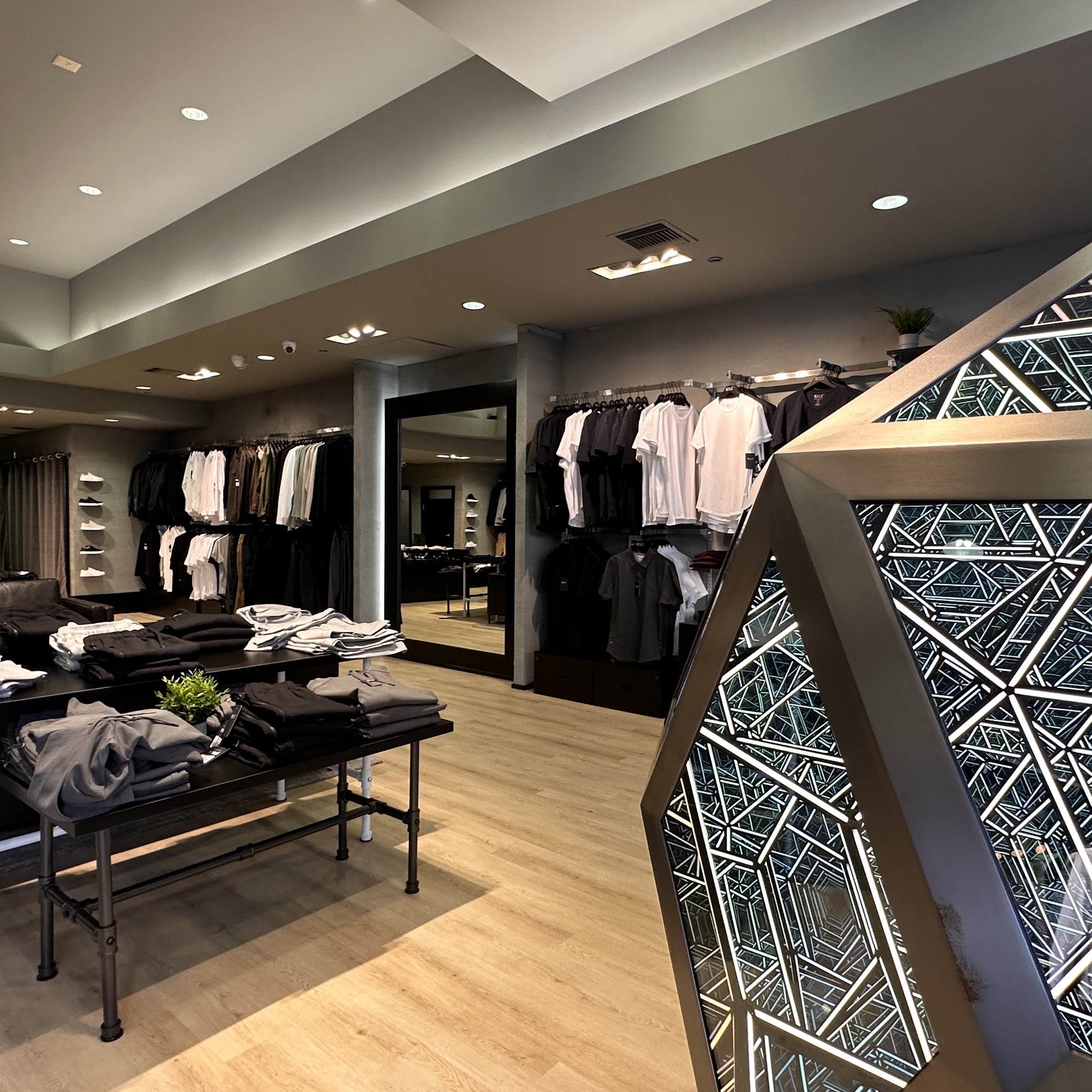 BYLT Basics - Fashion Island