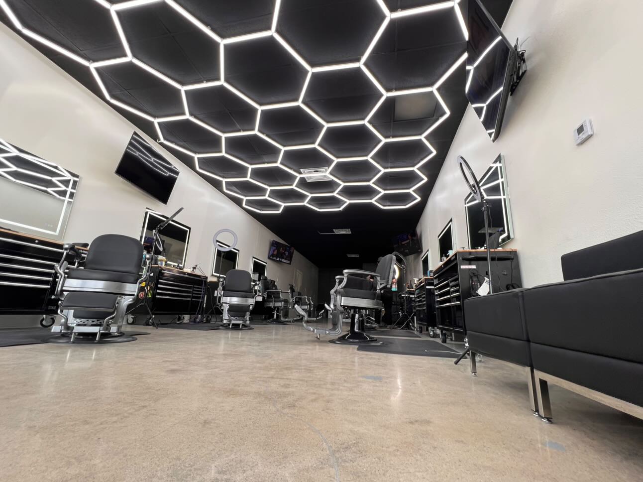 Loud Kutz Barbershop 11369 Riverside Dr, North Hollywood California 91602