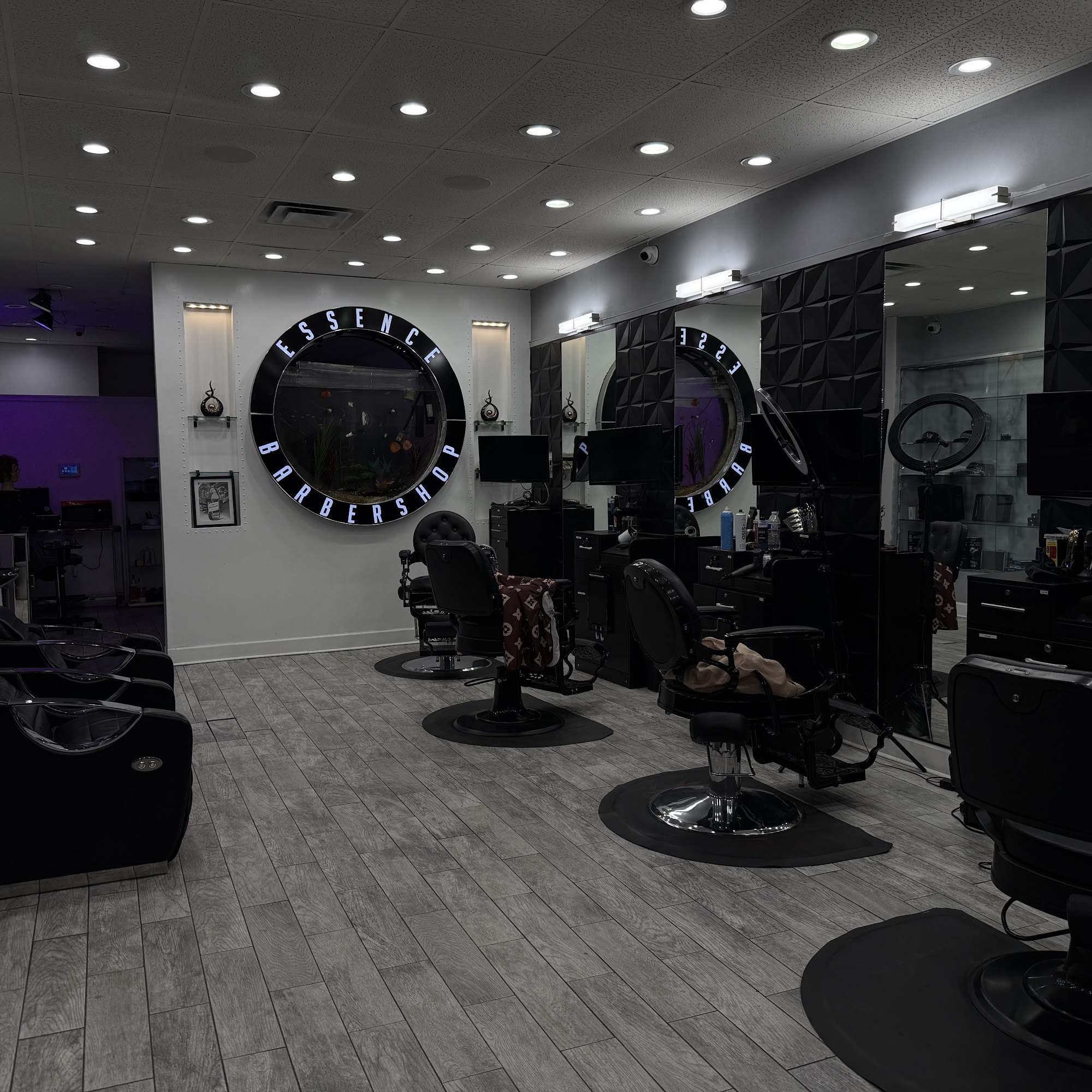 Essence Barbershop 9679 Reseda Blvd, Northridge California 91324