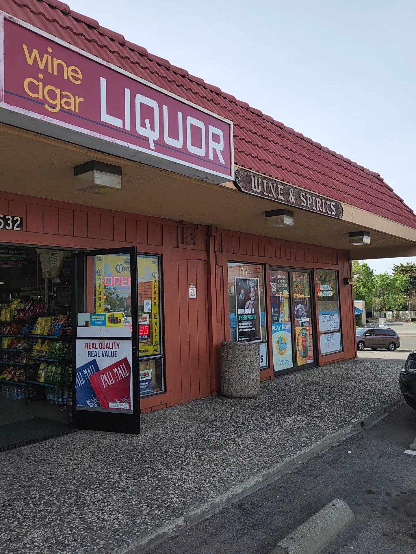 Wine and Cigar Liquor