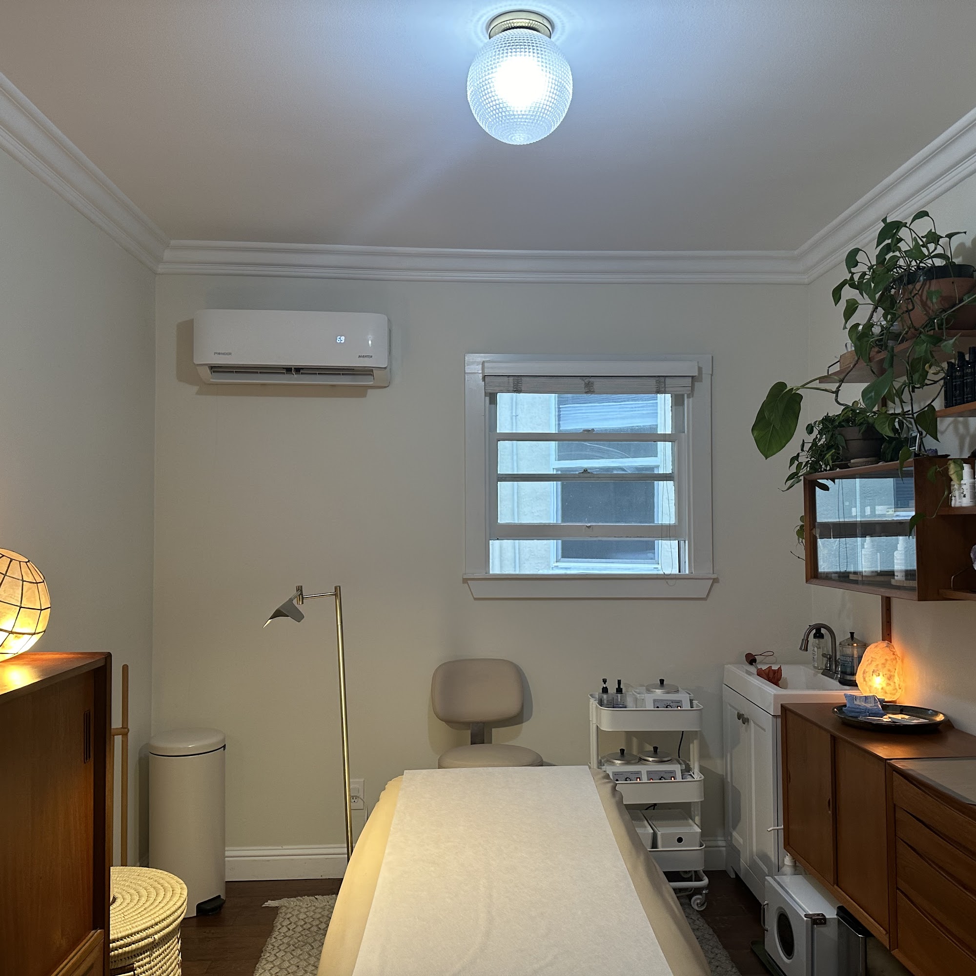 Sólskin Day Spa 4283 Piedmont Ave Suite H4, Oakland California 94611