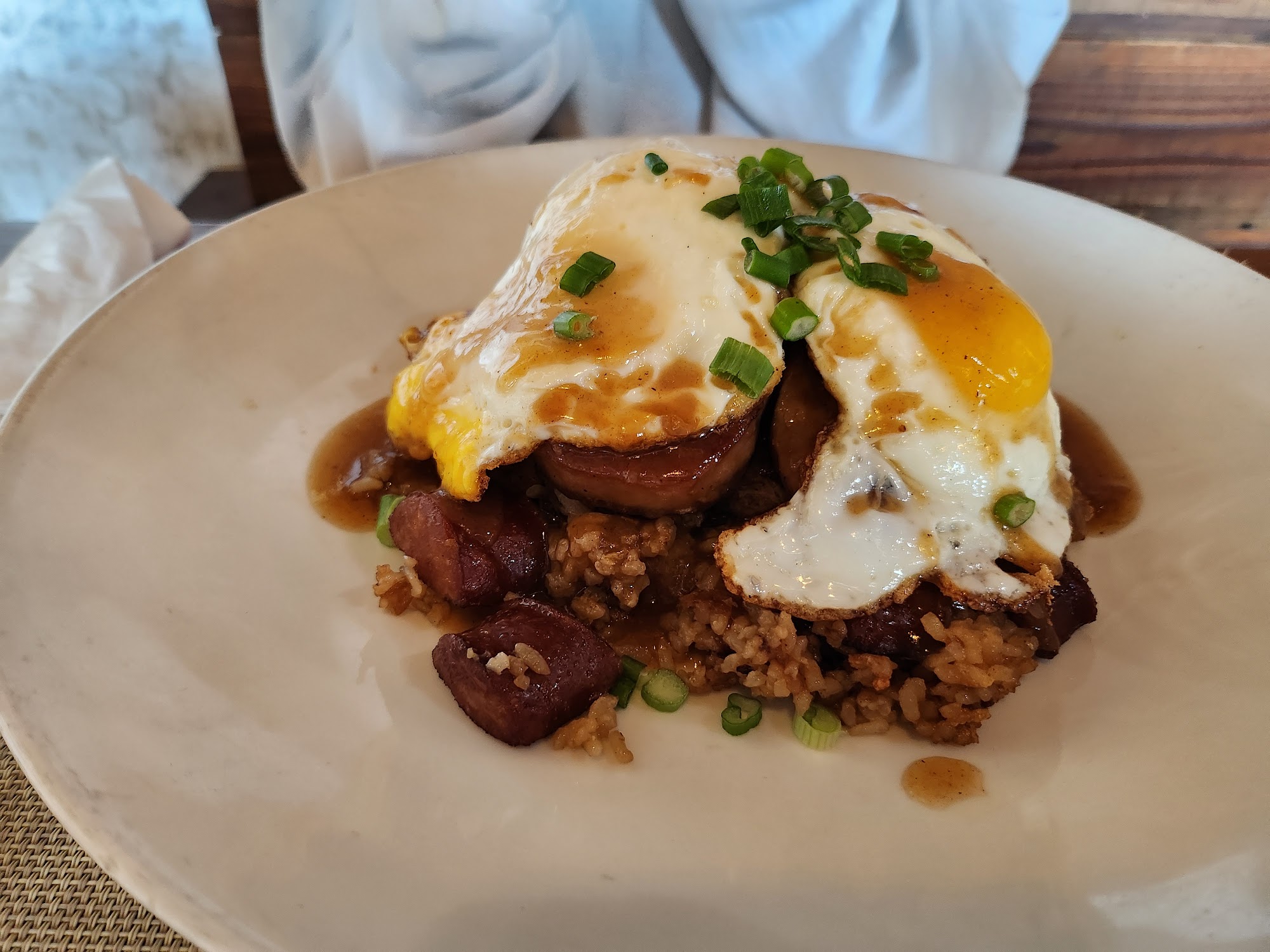 Bistro Punahele Tonnelier Oakley