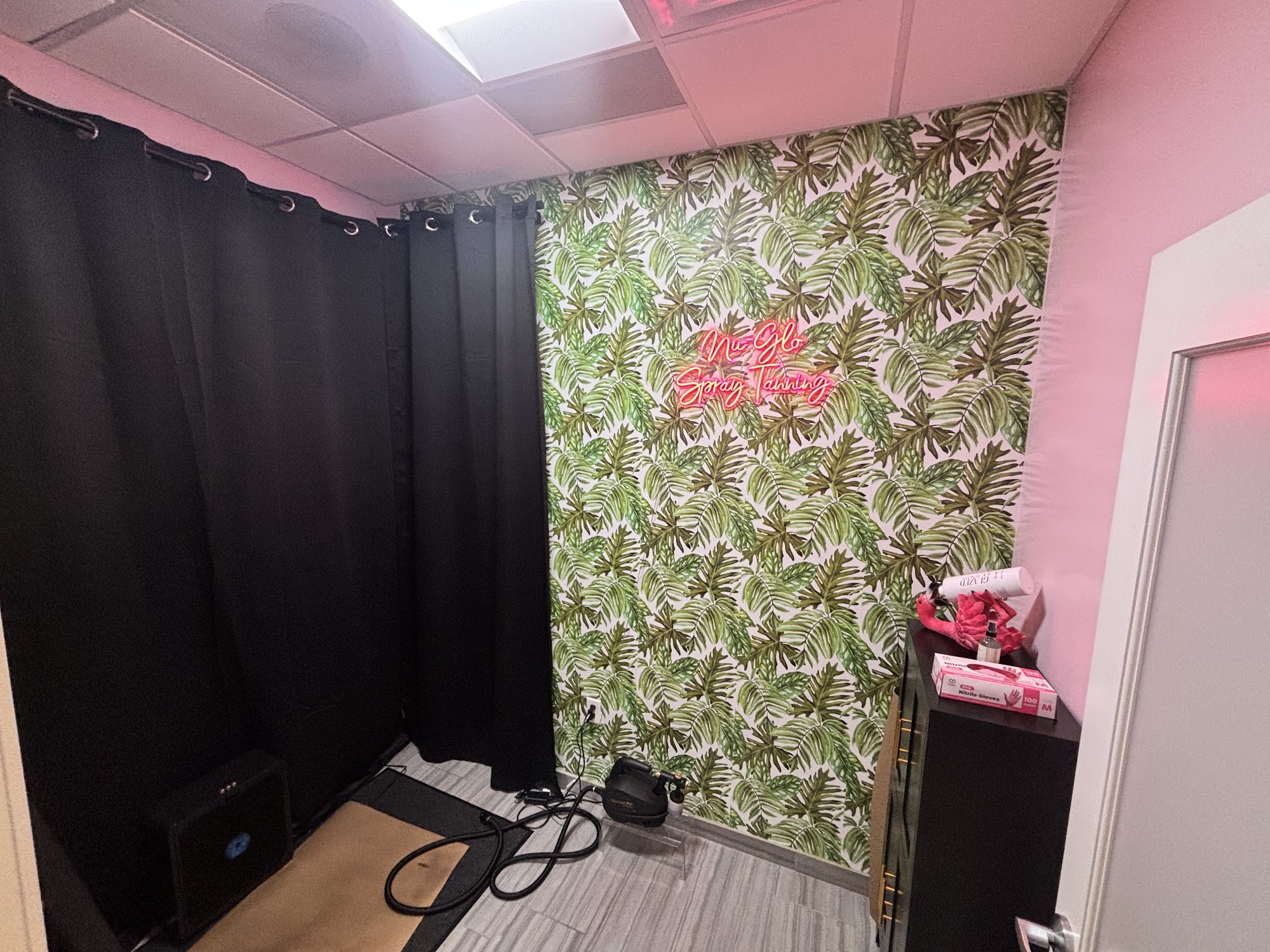 Nu-Glo Tanning 1906 Oceanside Blvd Unit Q, Oceanside California 92054