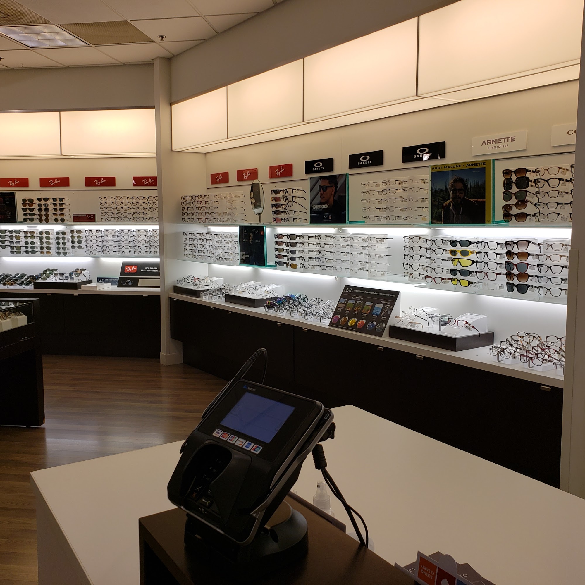 Lam Optometric Group 1 Mills Cir Suite 516, Ontario California 91764