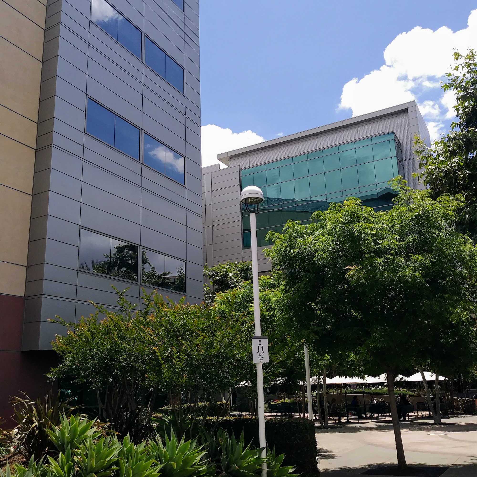 Kaiser Permanente Ontario Medical Center 2295 S Vineyard Ave, Ontario California 91761