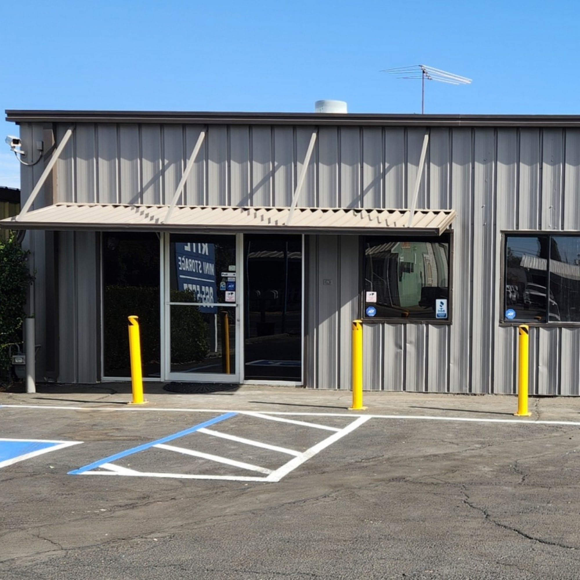 Accent Flooring 226 E Walker St, Orland California 95963