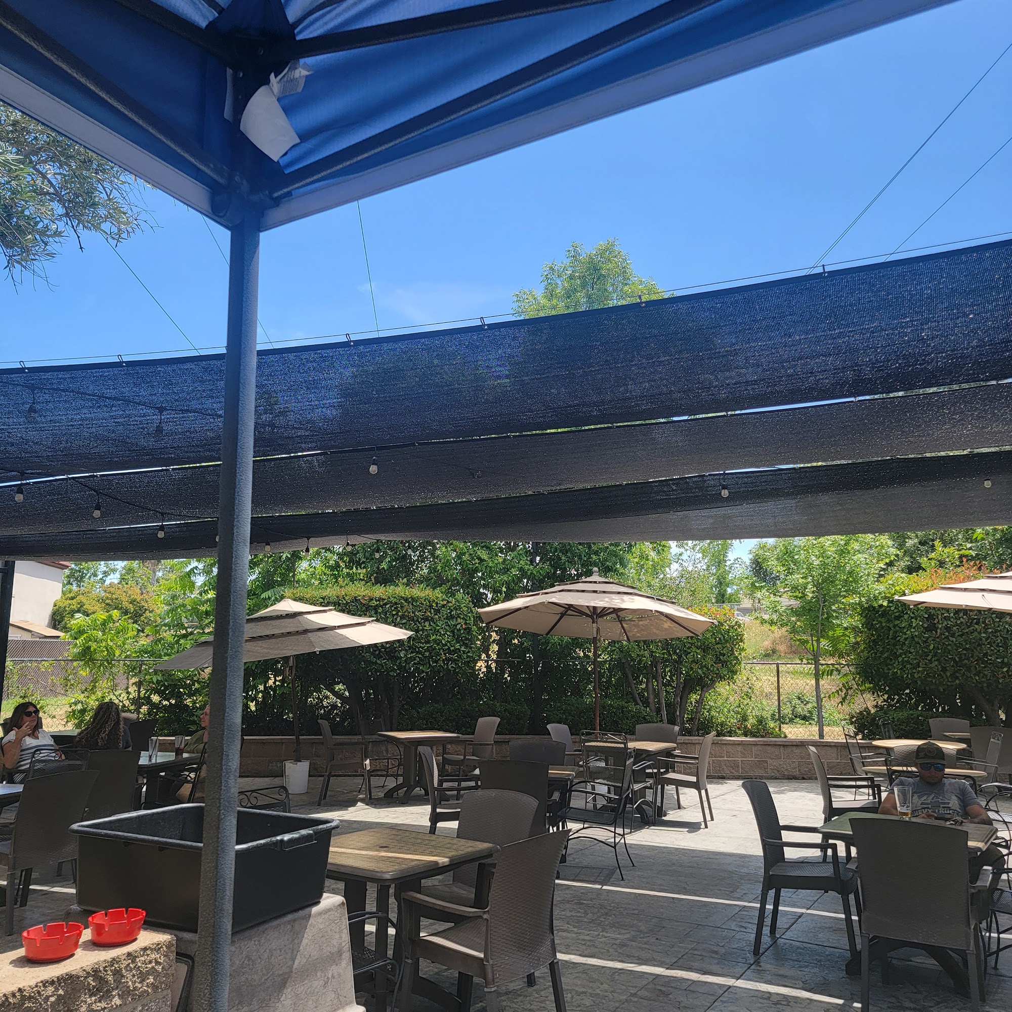 Mike's Grande' Burger Oroville