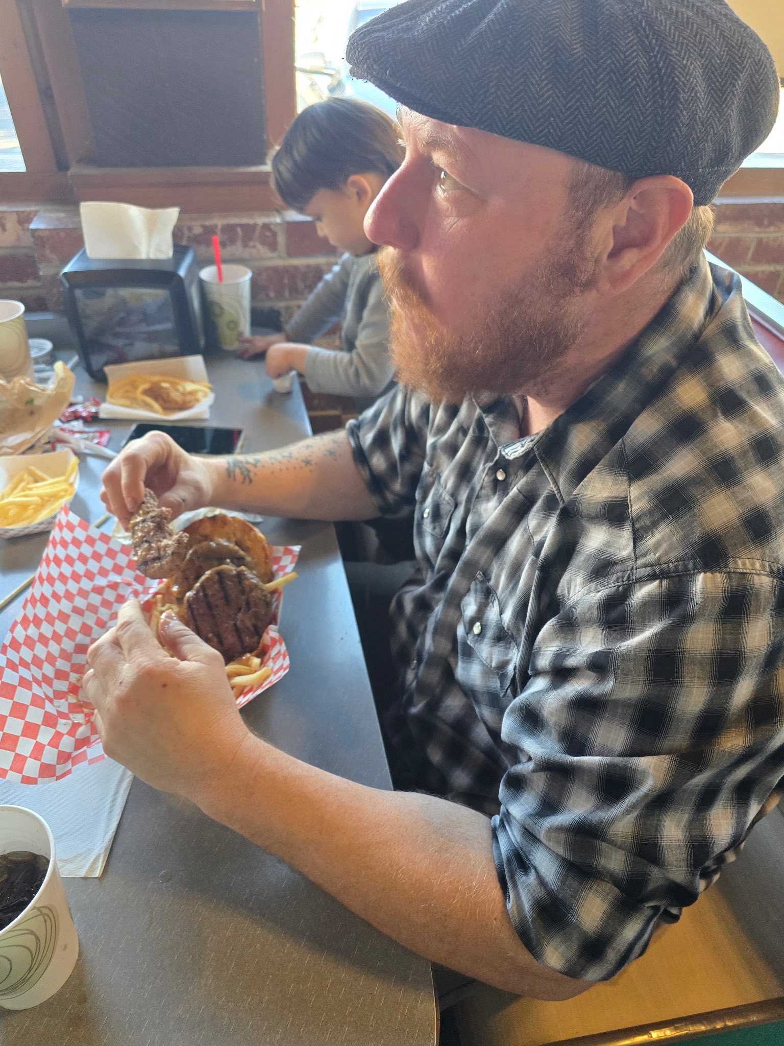 Mike's Grande' Burger Oroville