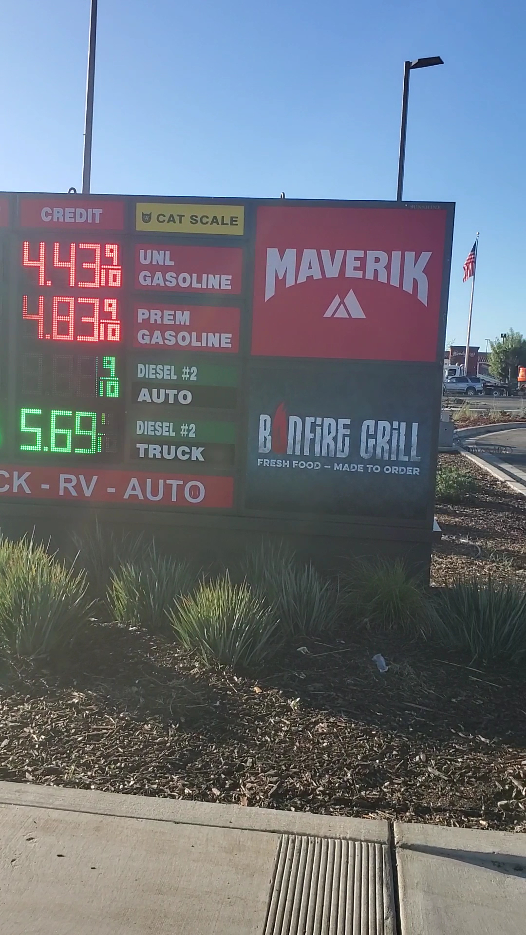Maverik Menu