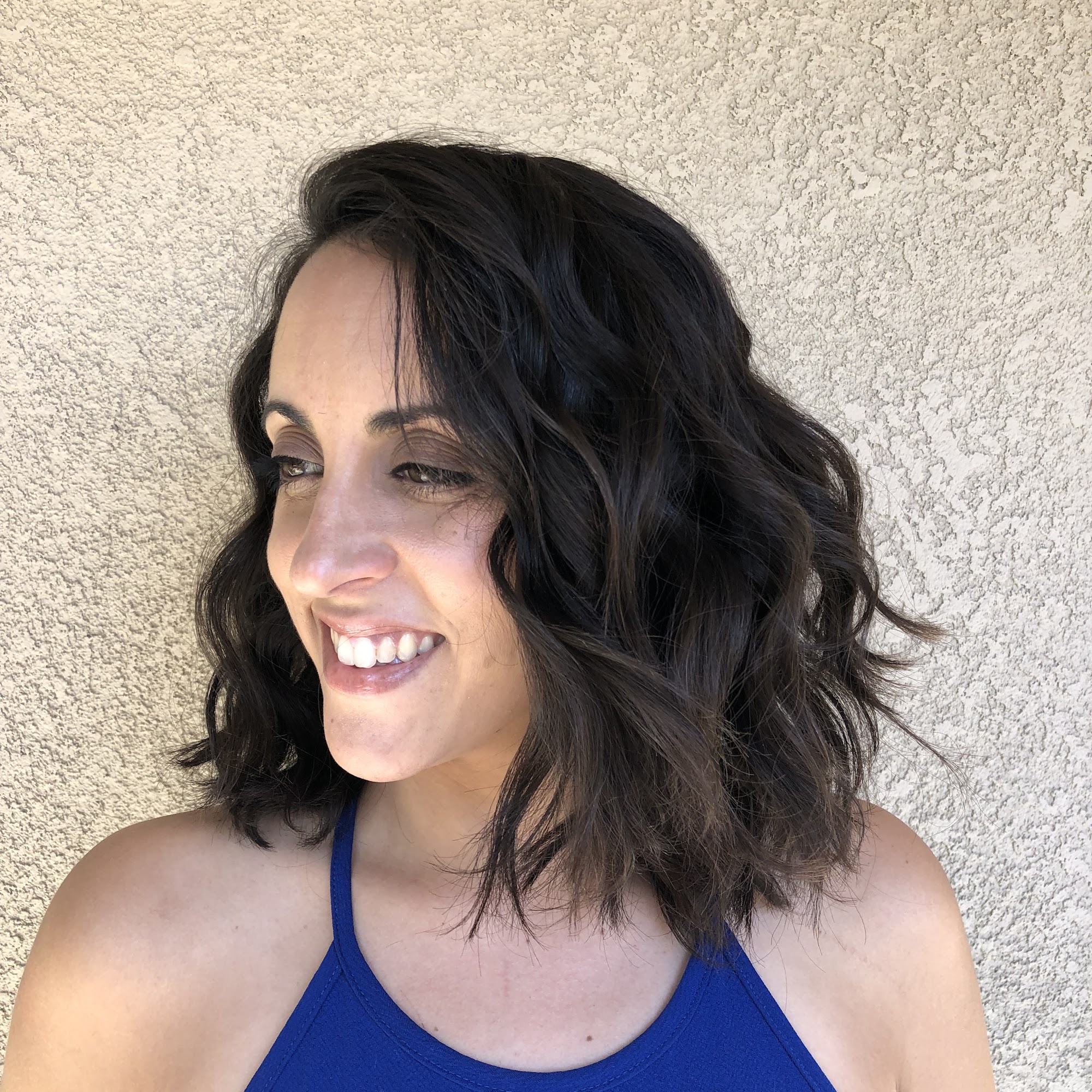 J. Vic Salon 73833 El Paseo #106, Palm Desert California 92260