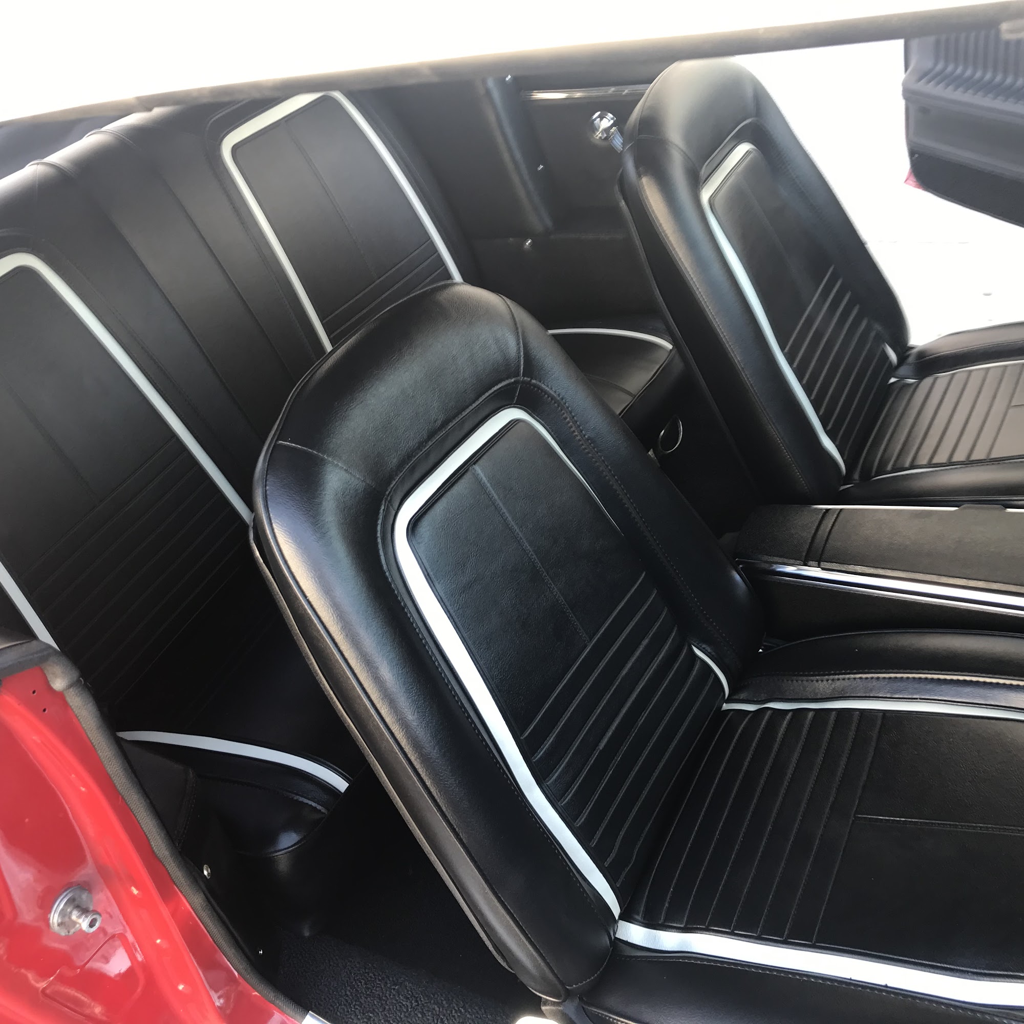 J-A KUSTOM UPHOLSTERY Palm Springs