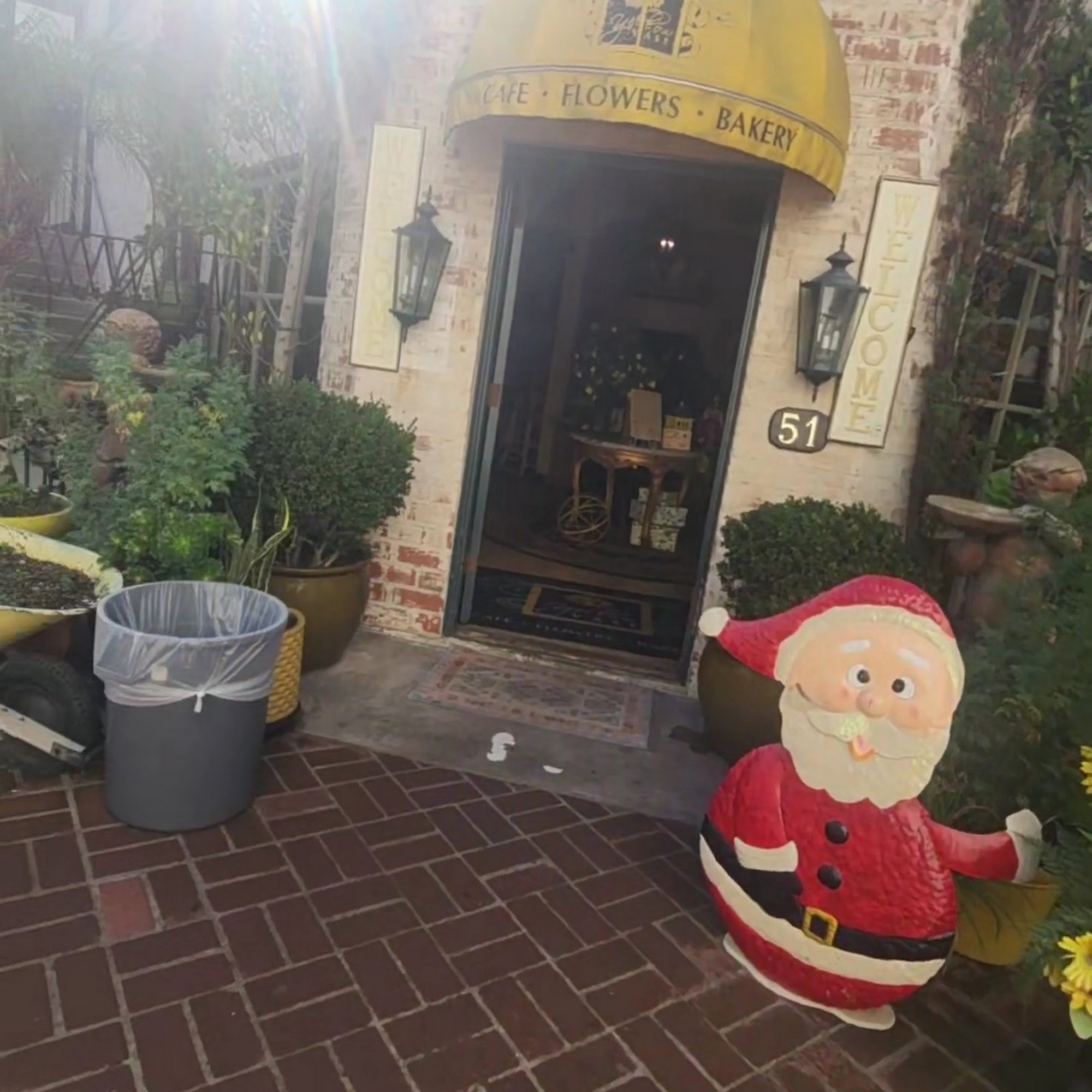 Yellow Vase Palos Verdes Estates