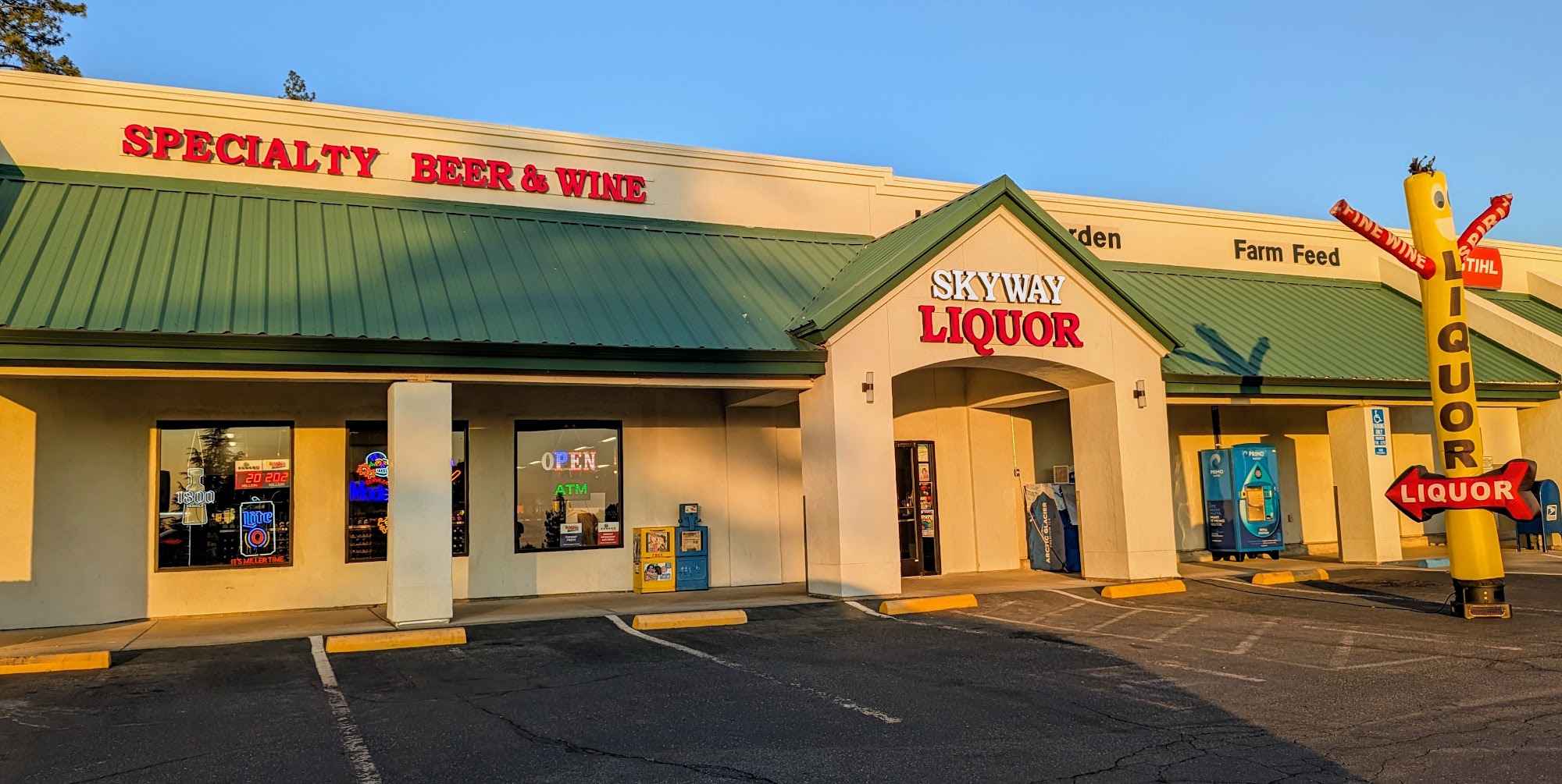 SKYWAY LIQUOR Paradise