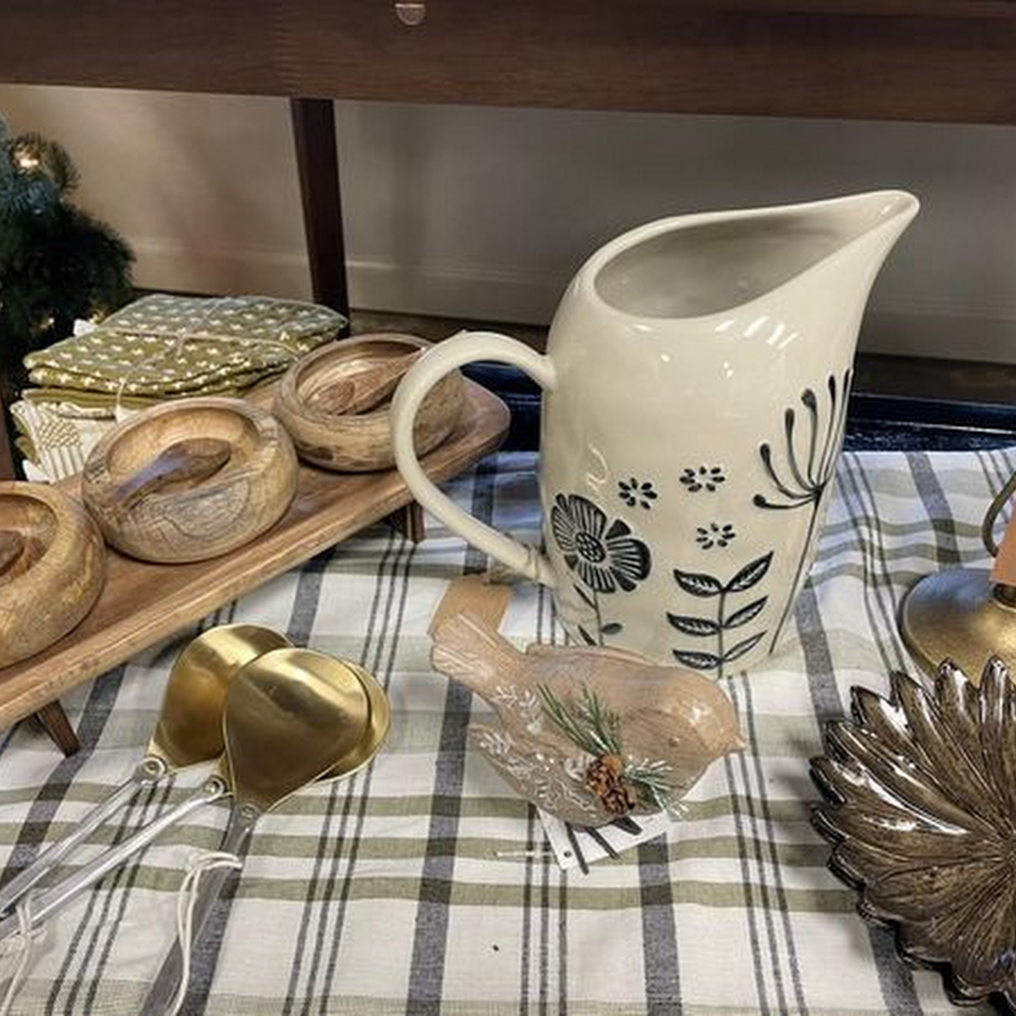 The Mixed Market Paradise