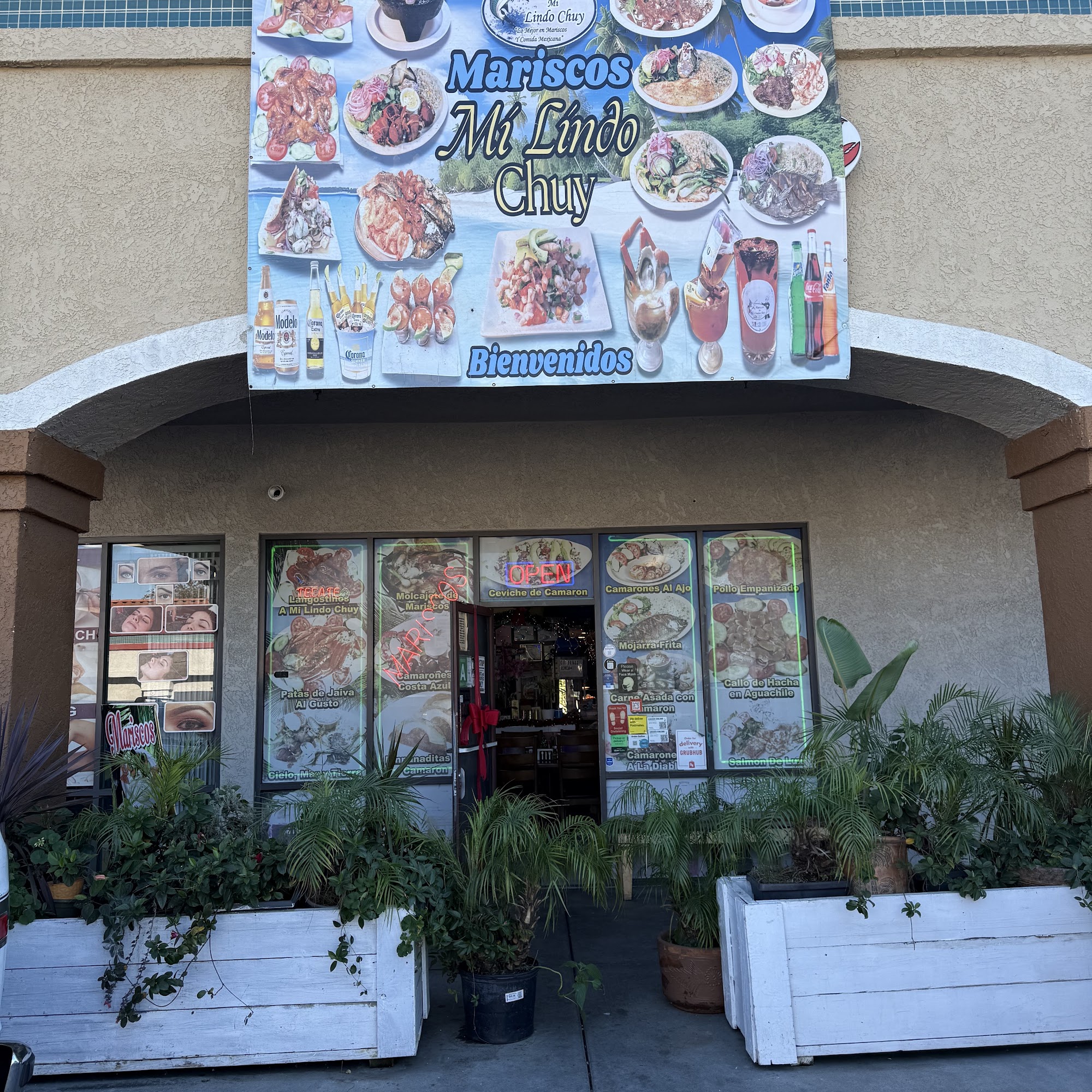Mariscos Mi Lindo Chuy Paramount