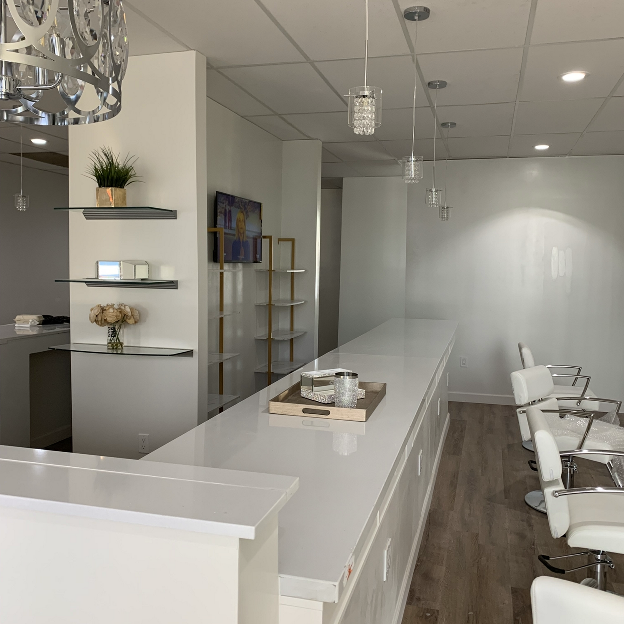 TOSS Salon Suites & Nail Spa 7908 Alondra Blvd, Paramount, CA 90723