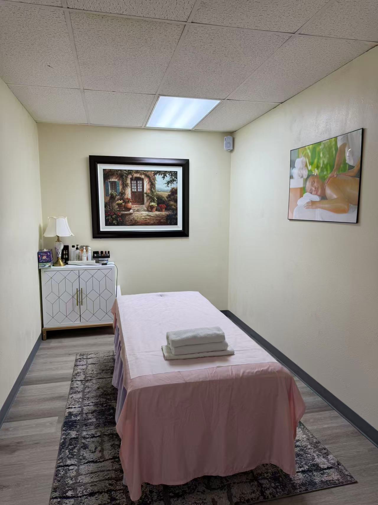 7 Days Spa 3358 E Colorado Blvd, Pasadena California 91107