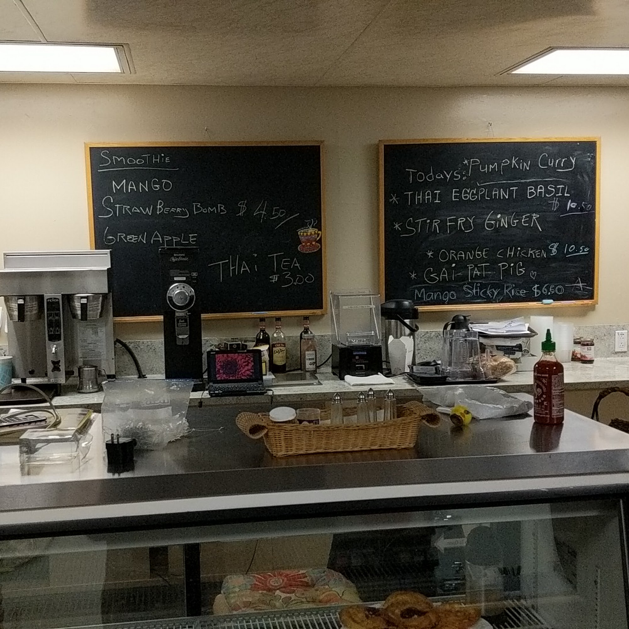 Moi's Thai Café Penn Valley