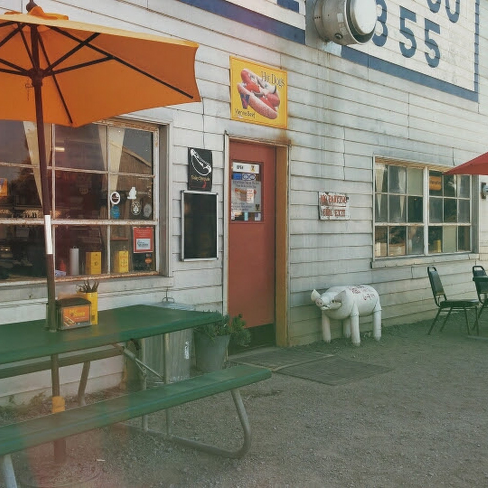 Roy's Chicago Dogs & BBQ at the Yard Petaluma