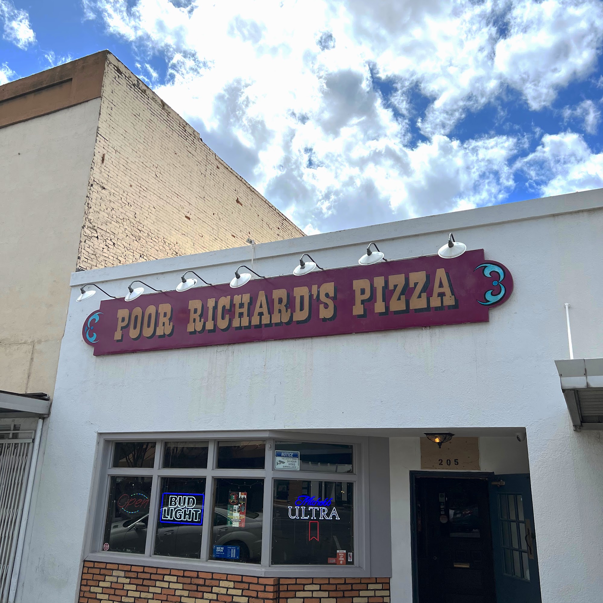 Poor Richards Pizza Porterville