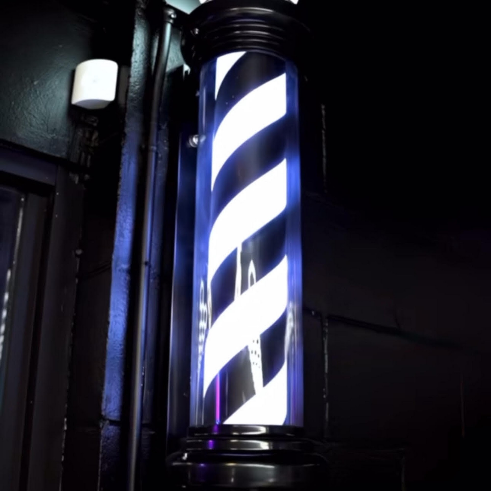 Atmos barber lounge