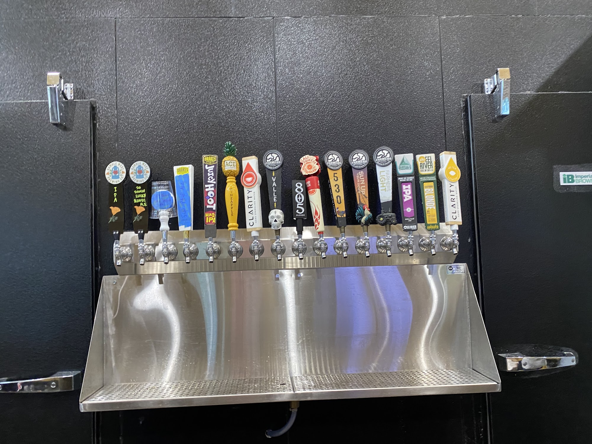 E's Locker Room Red Bluff