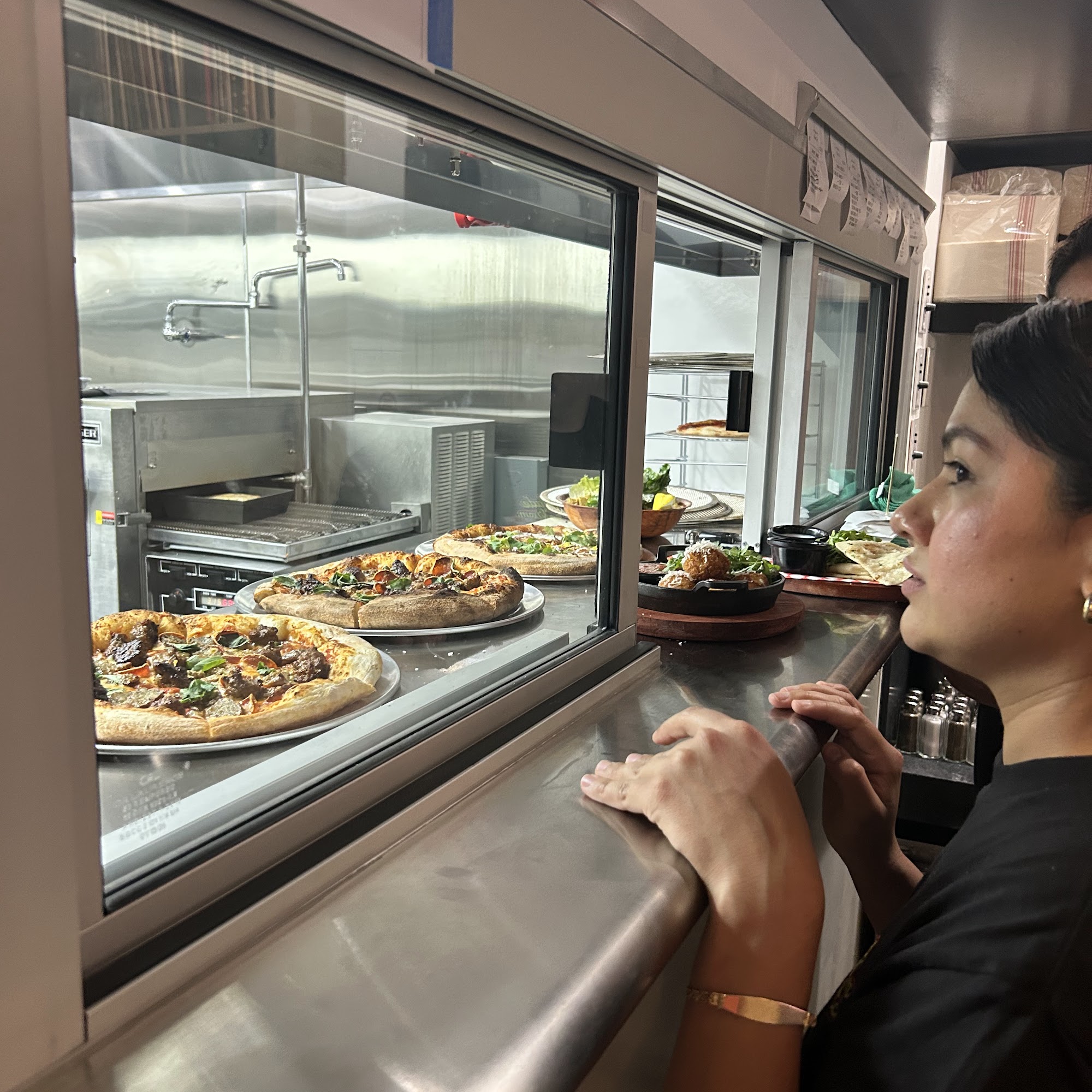 Made From Skratch Pizza Kitchen