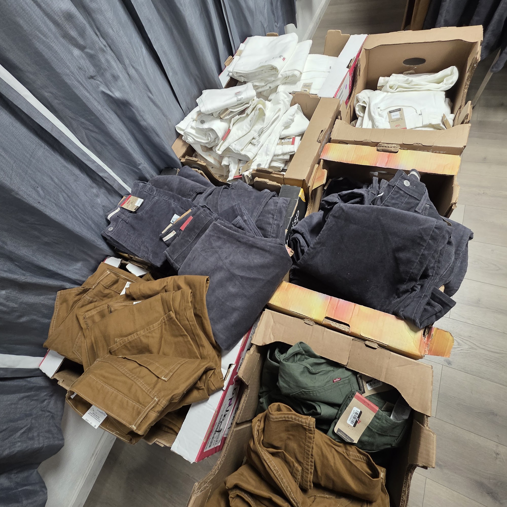 Abeja Queen Discounts Reedley