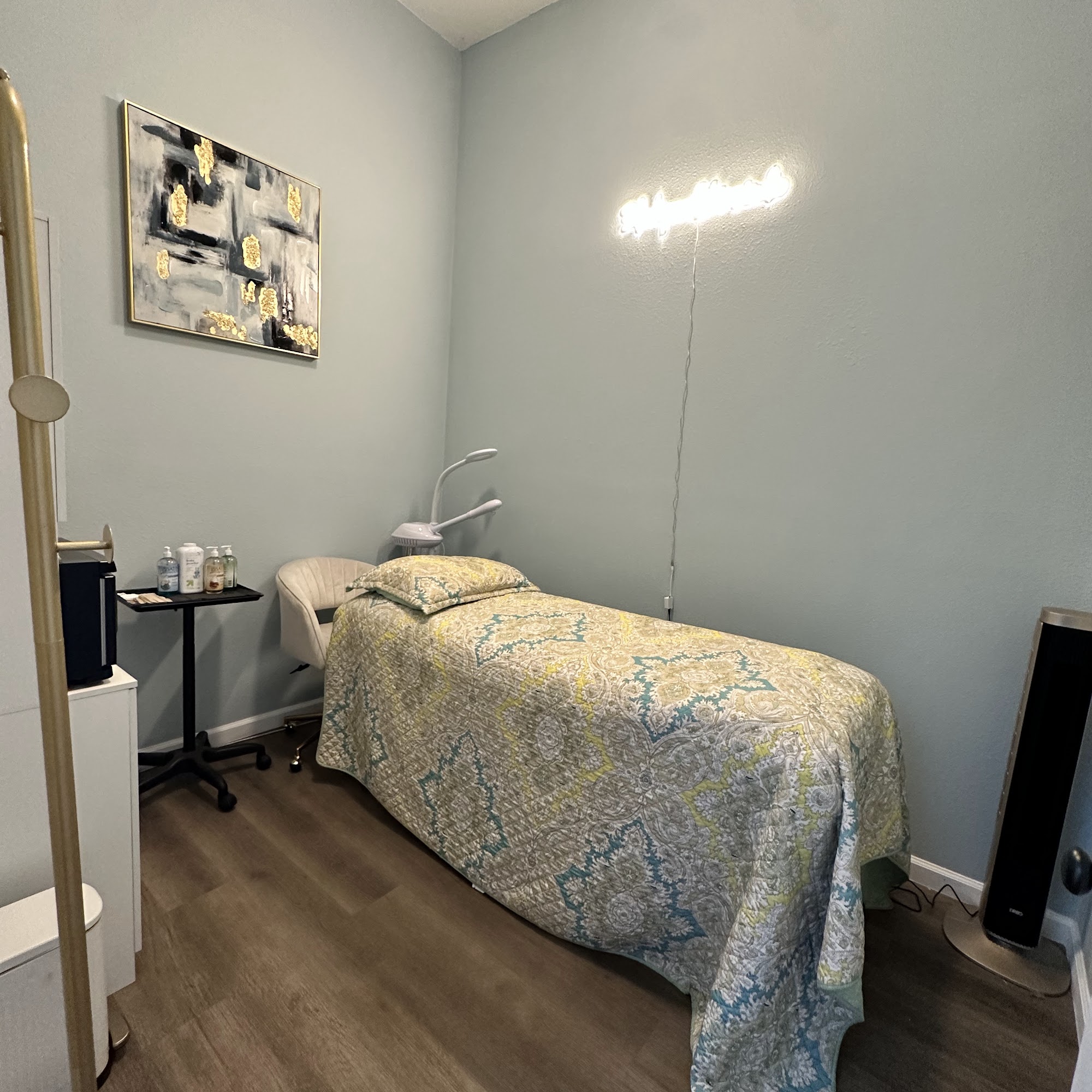 Soulful Hands Massage & Facials