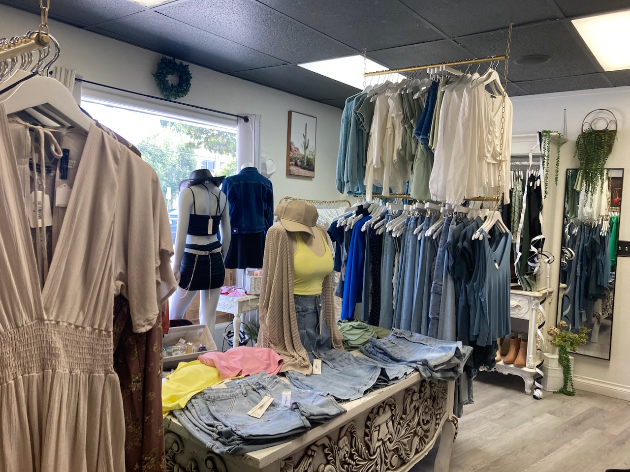 Twinkies Boutique LLC 3784 Arlington Ave, Riverside California 92506