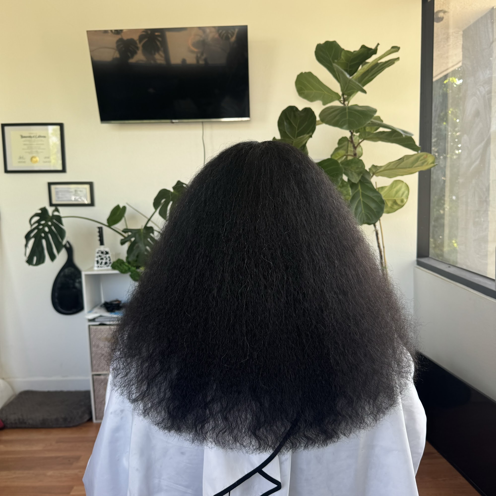 Label Me Different Beauty Bar 4505 Allstate Dr unit 116, Riverside California 92501