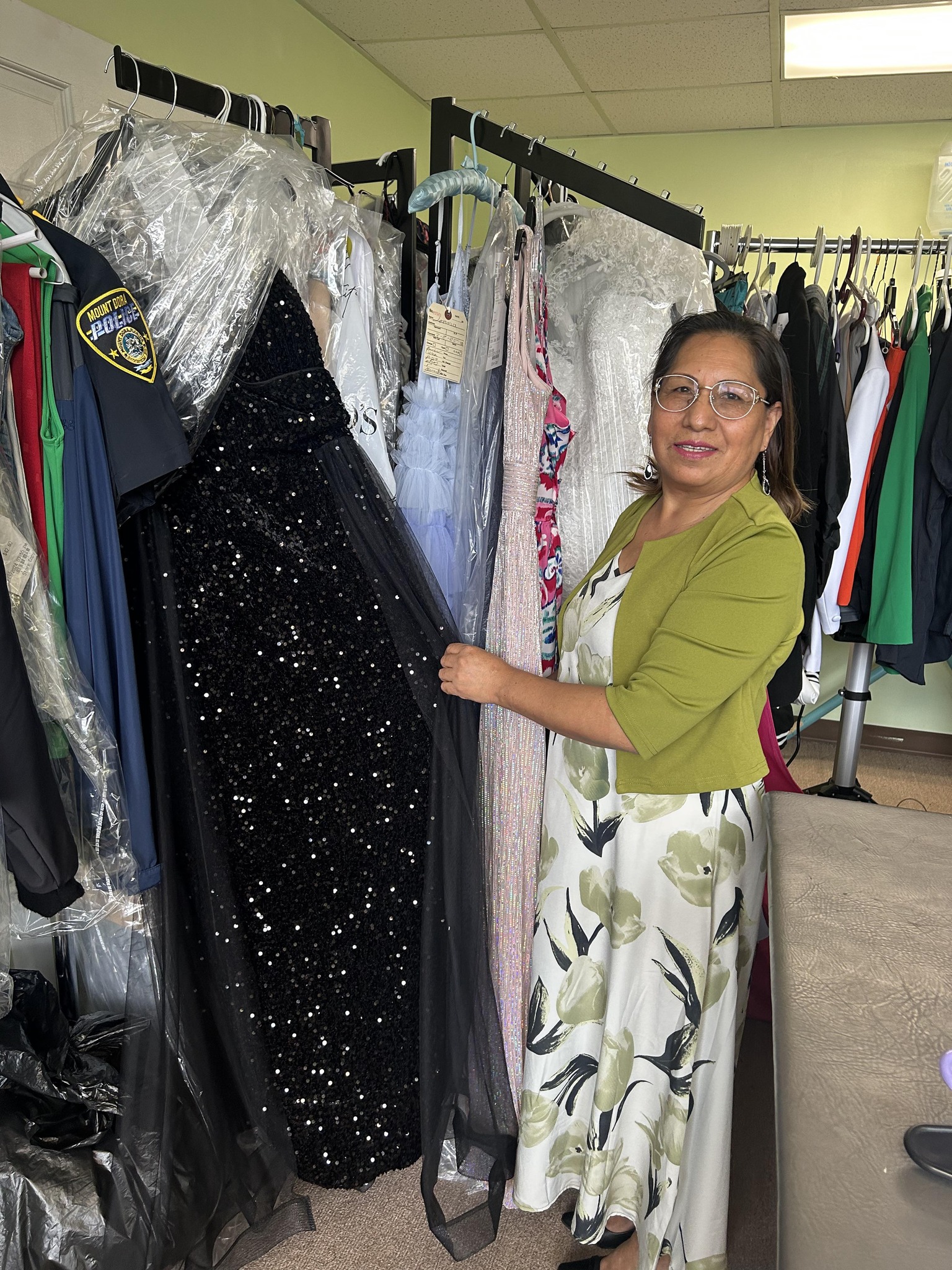 Glady's Tailoring & Alterations 916 Silver Spur Rd, Rolling Hills Estates California 90274